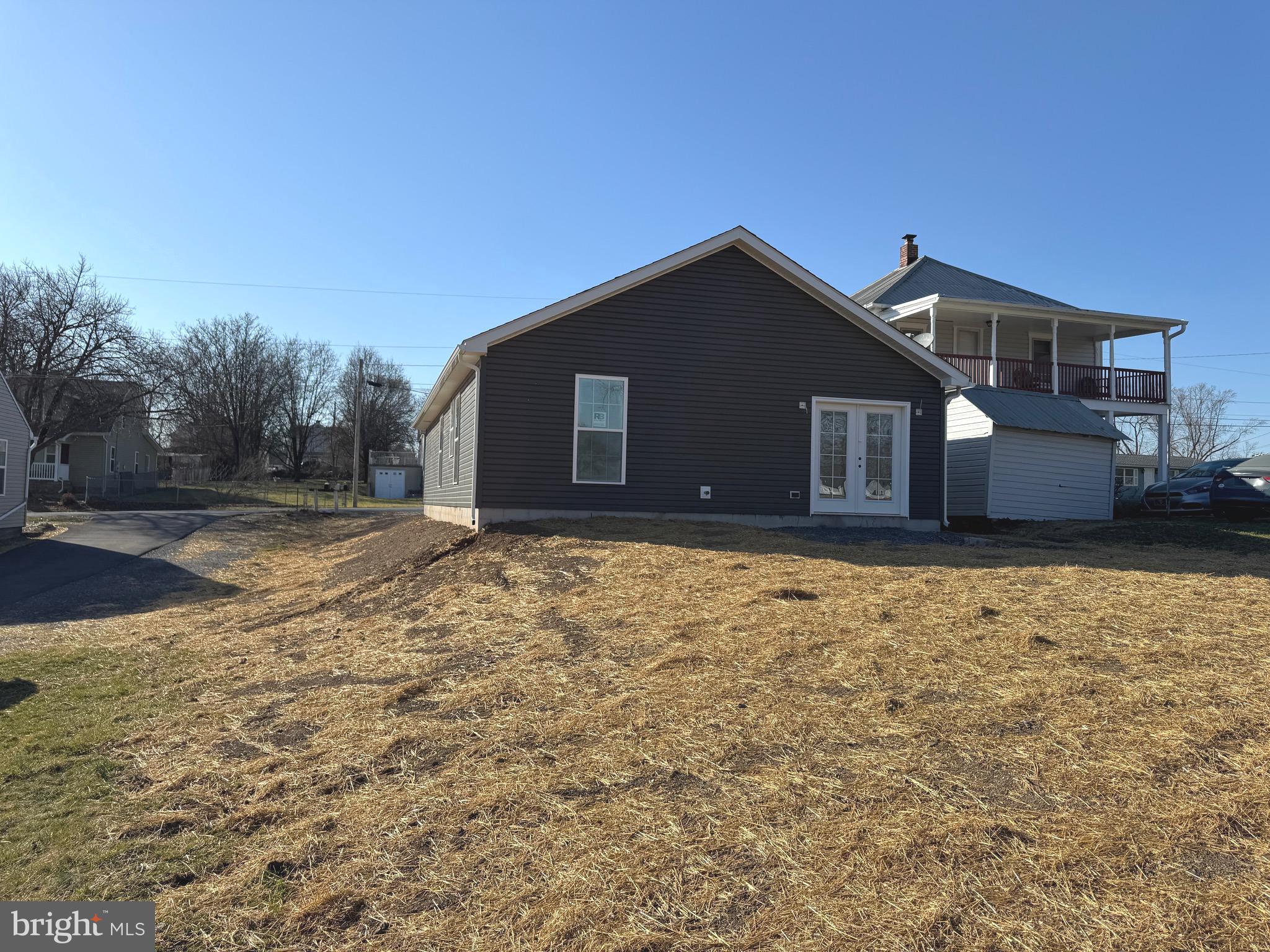 HILLCREST - Residential