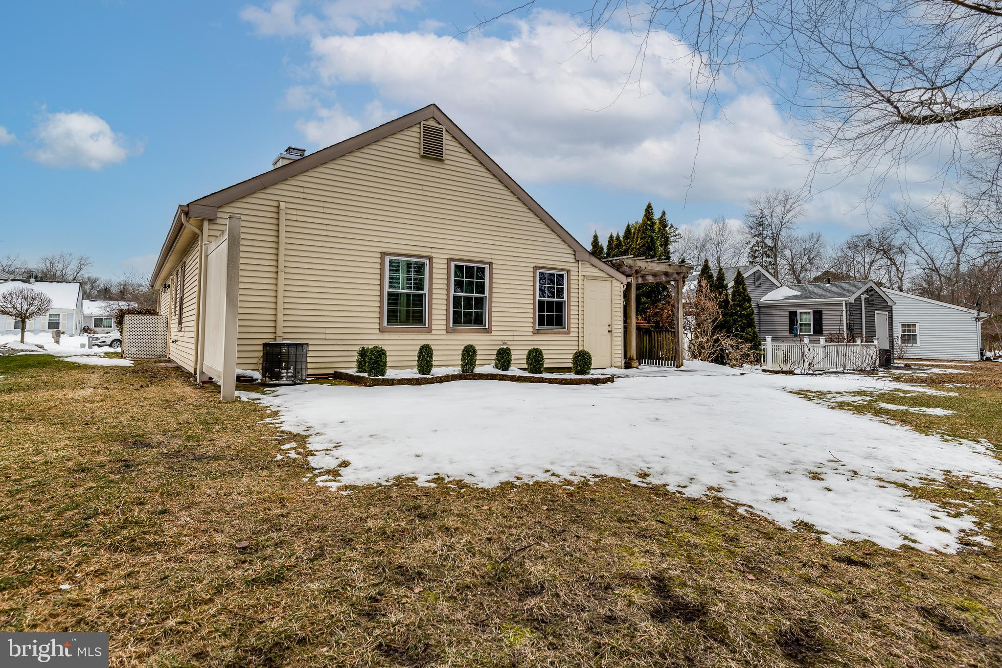 LEISURETOWNE - Residential