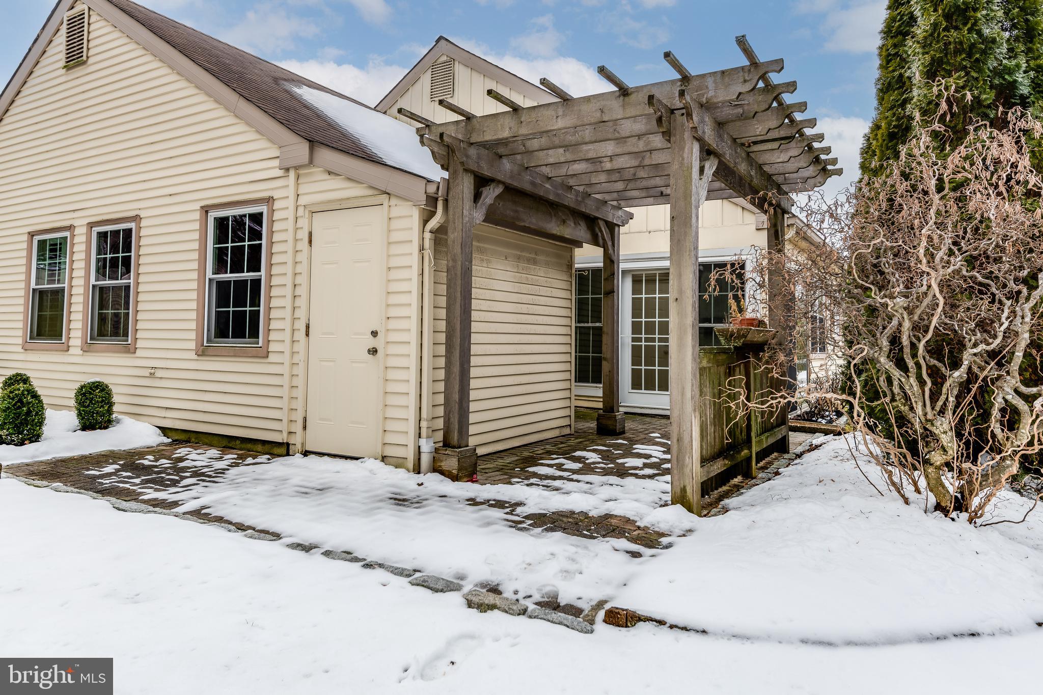 LEISURETOWNE - Residential