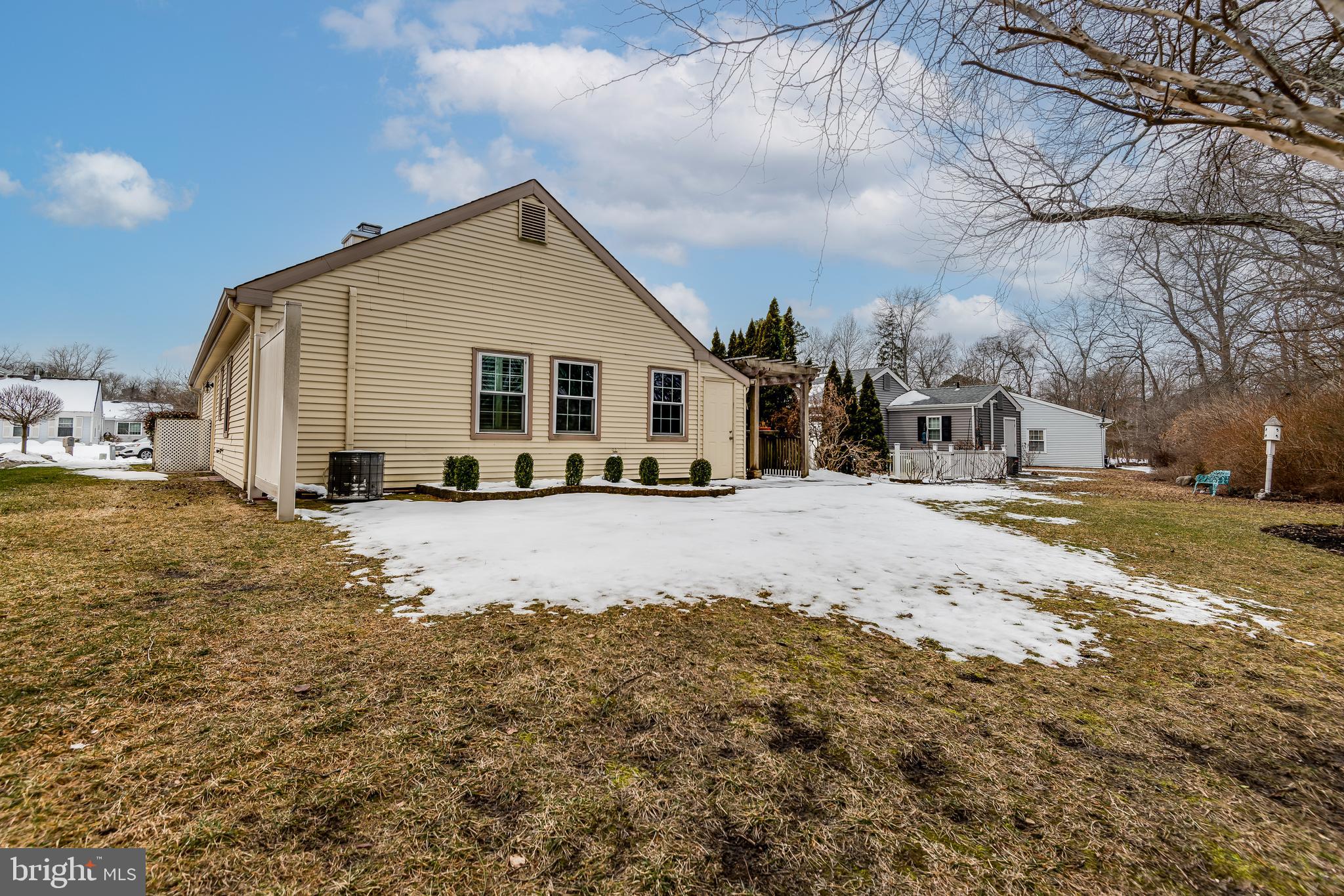 LEISURETOWNE - Residential