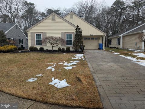 Photo of 25 Scarborough Way, SOUTHAMPTON, NJ 08088 (MLS # NJBL2105766)