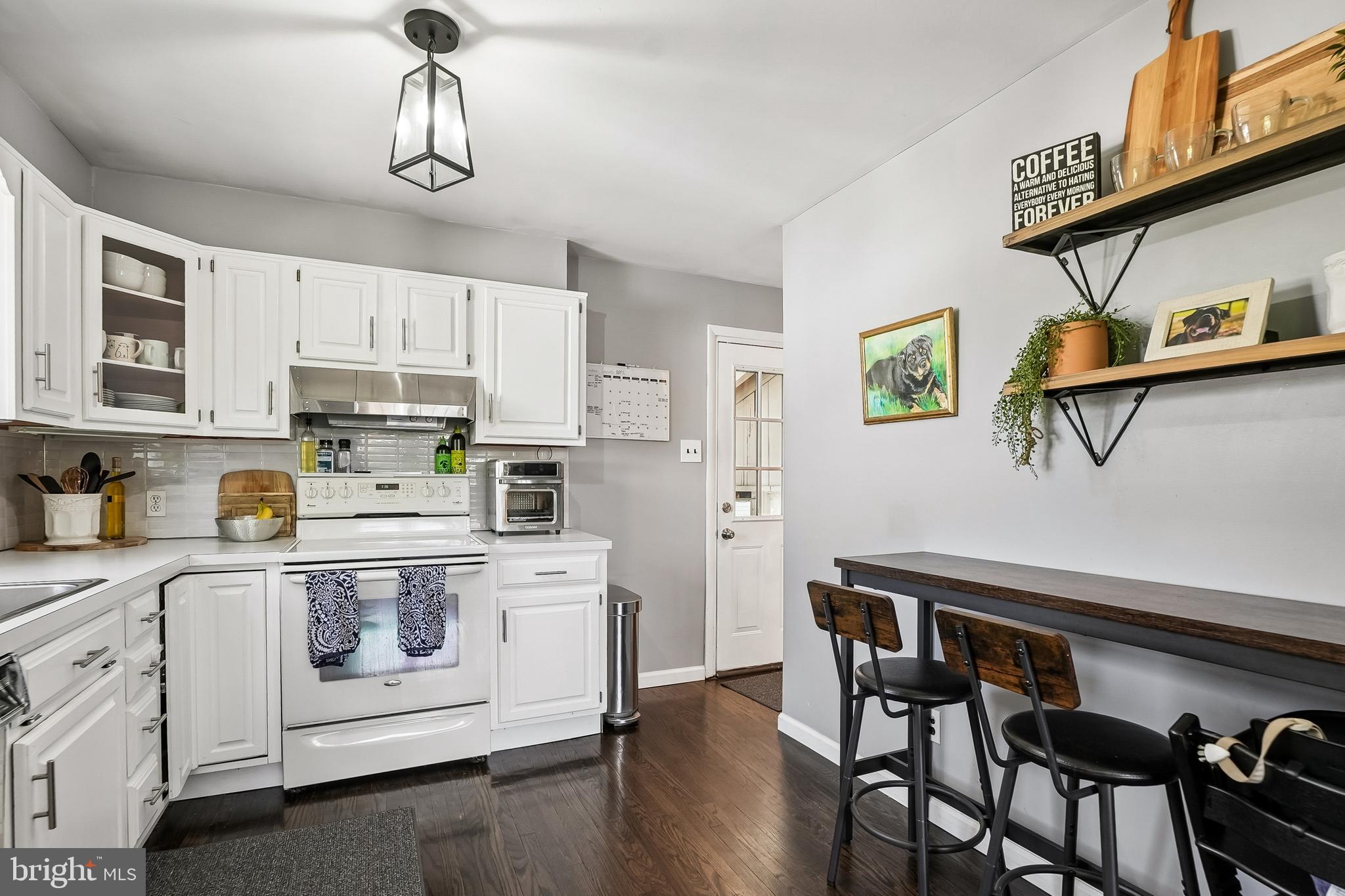 DAWSON MANOR - Residential