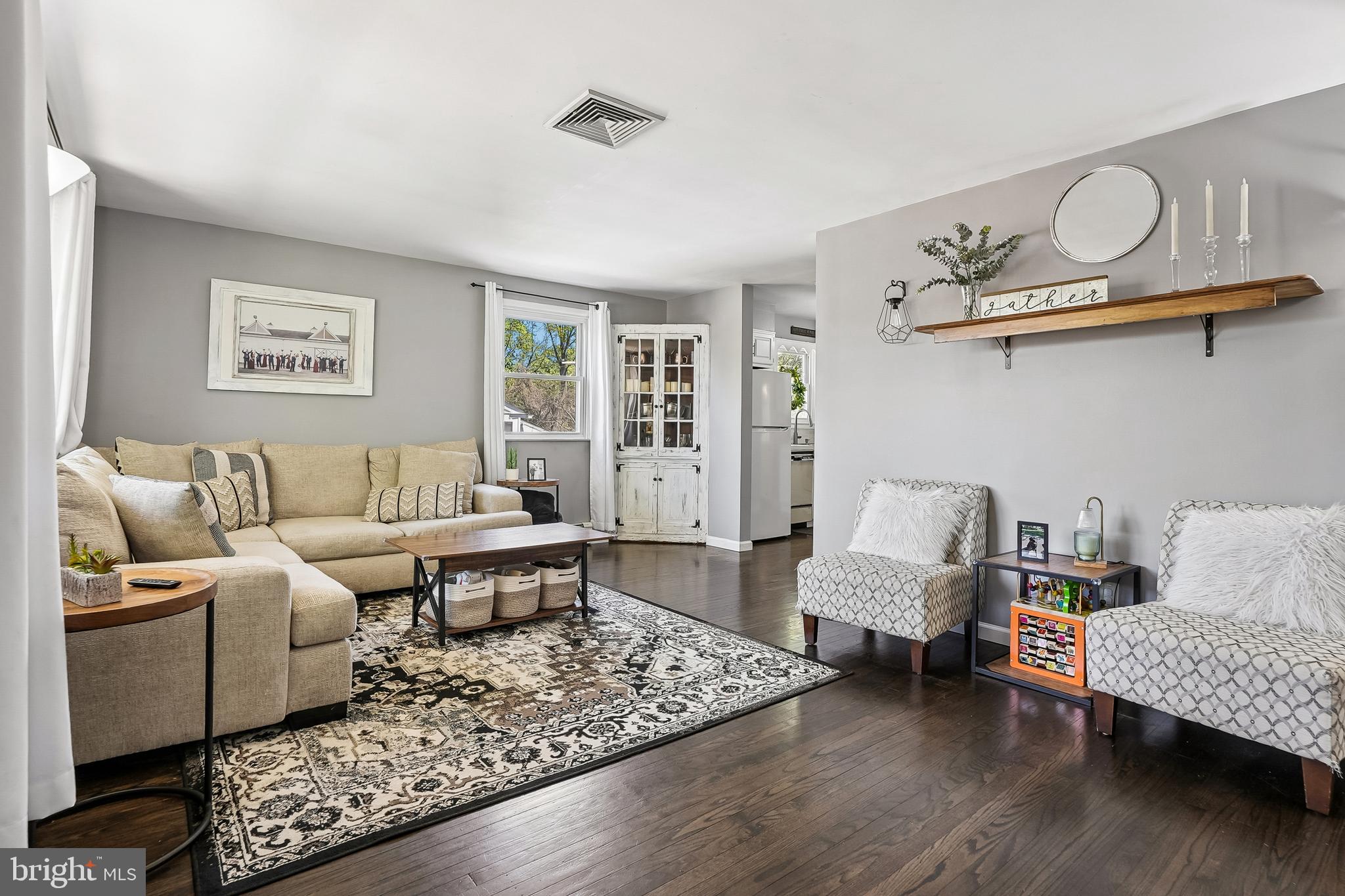 DAWSON MANOR - Residential