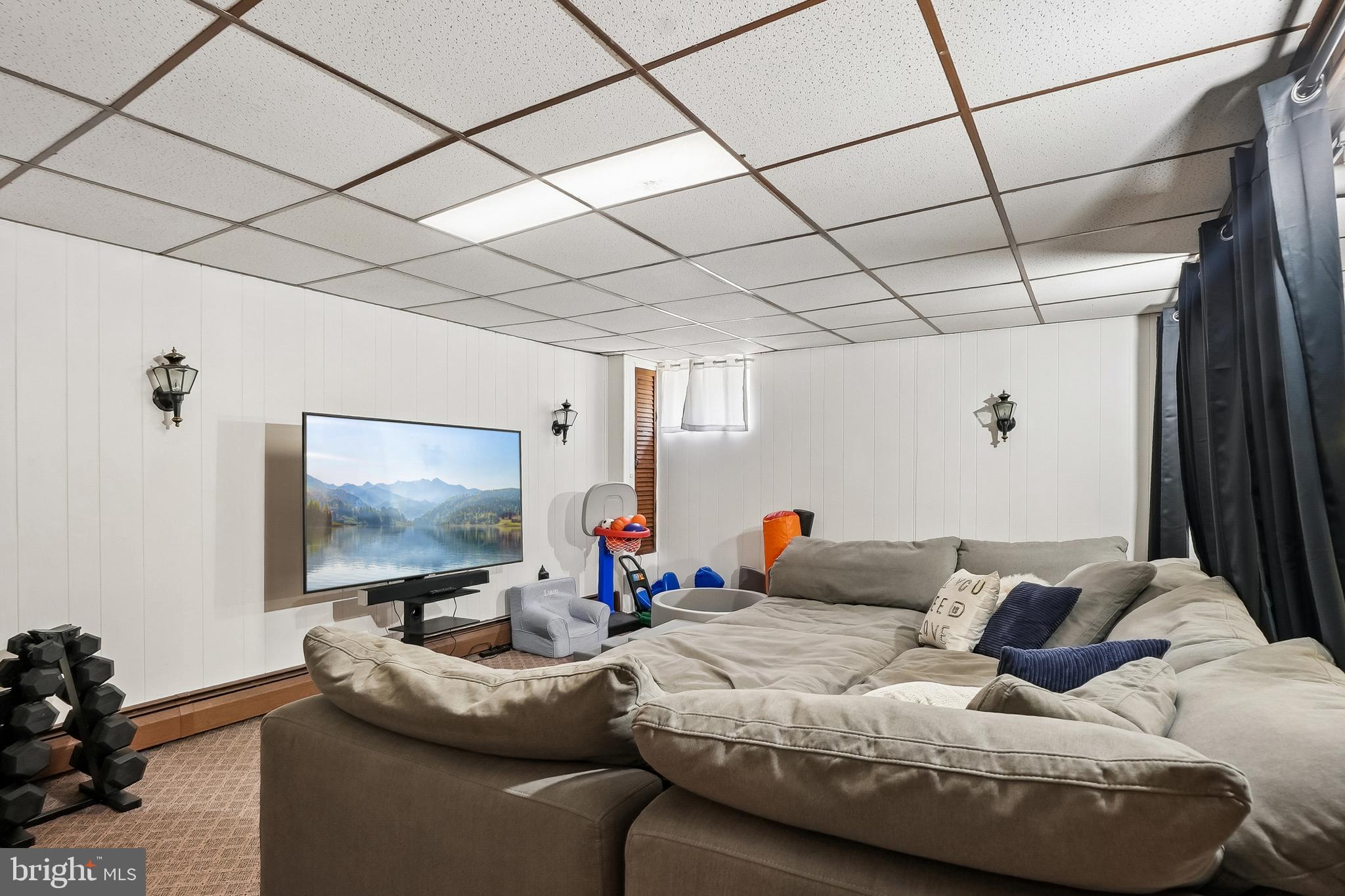 DAWSON MANOR - Residential