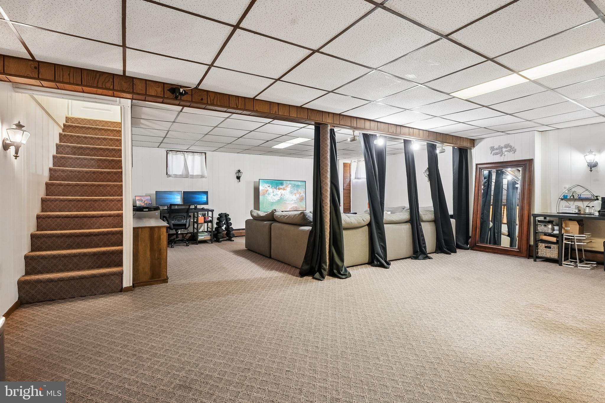 DAWSON MANOR - Residential