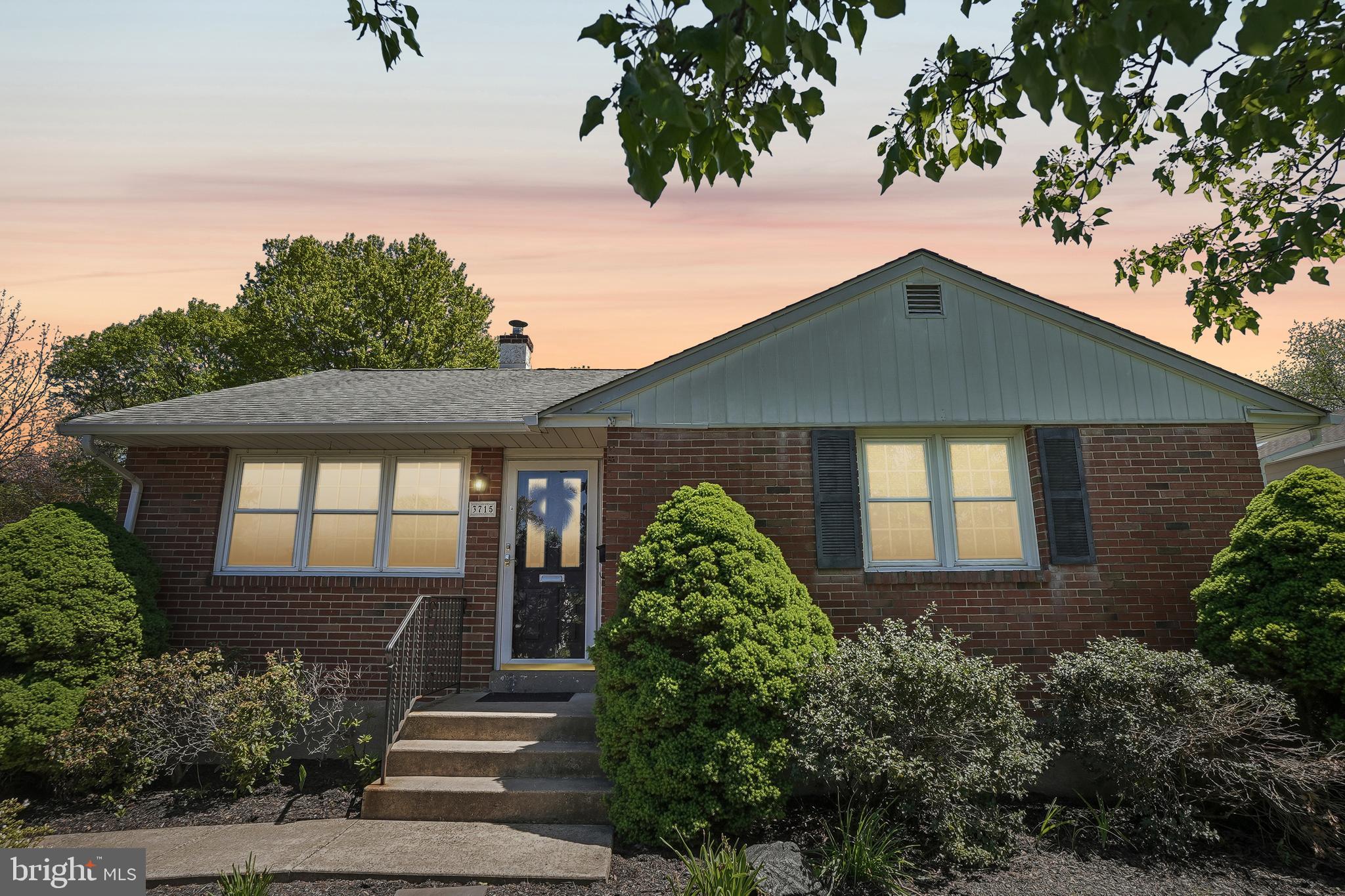 DAWSON MANOR - Residential