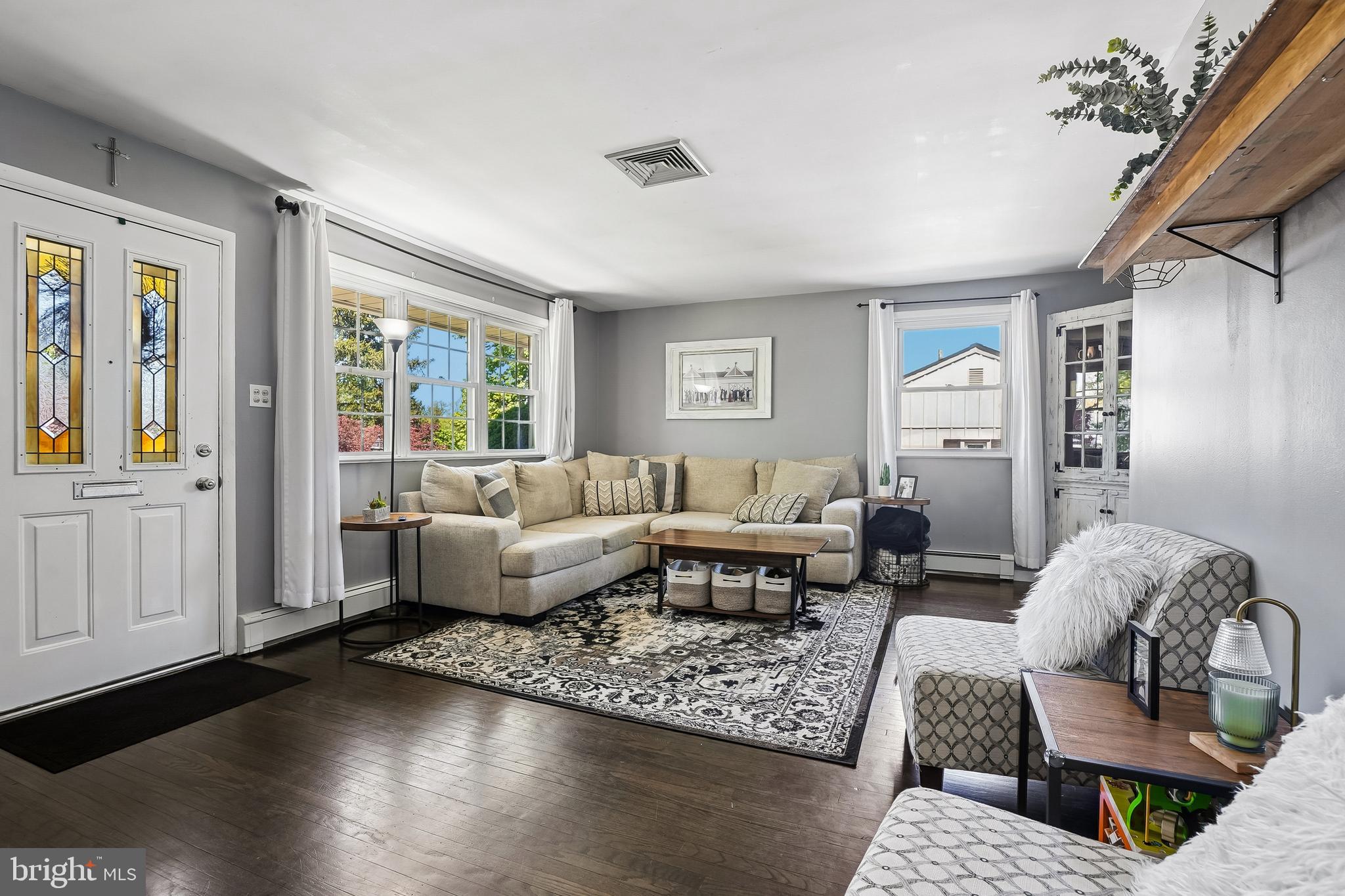 DAWSON MANOR - Residential