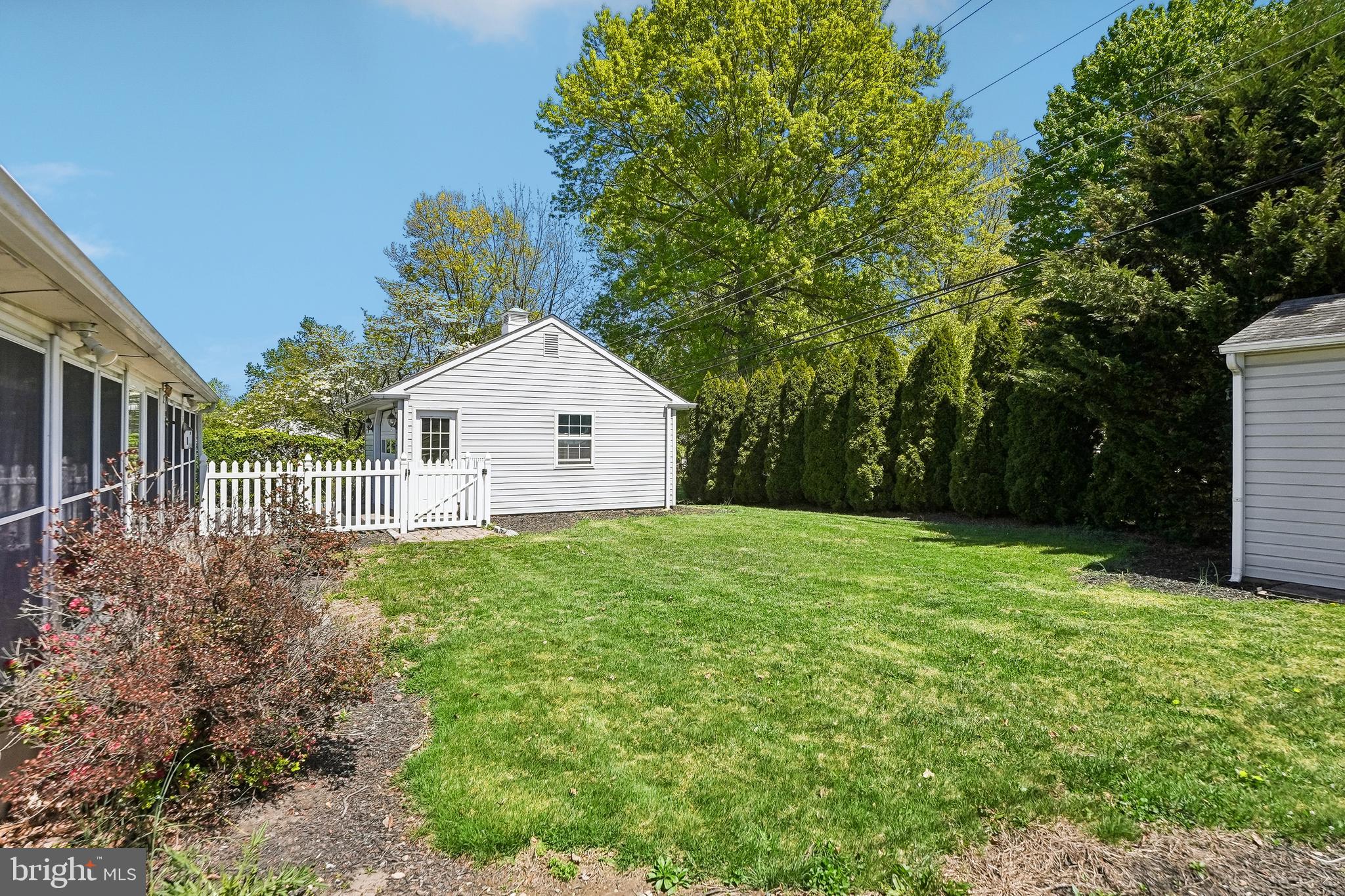 DAWSON MANOR - Residential