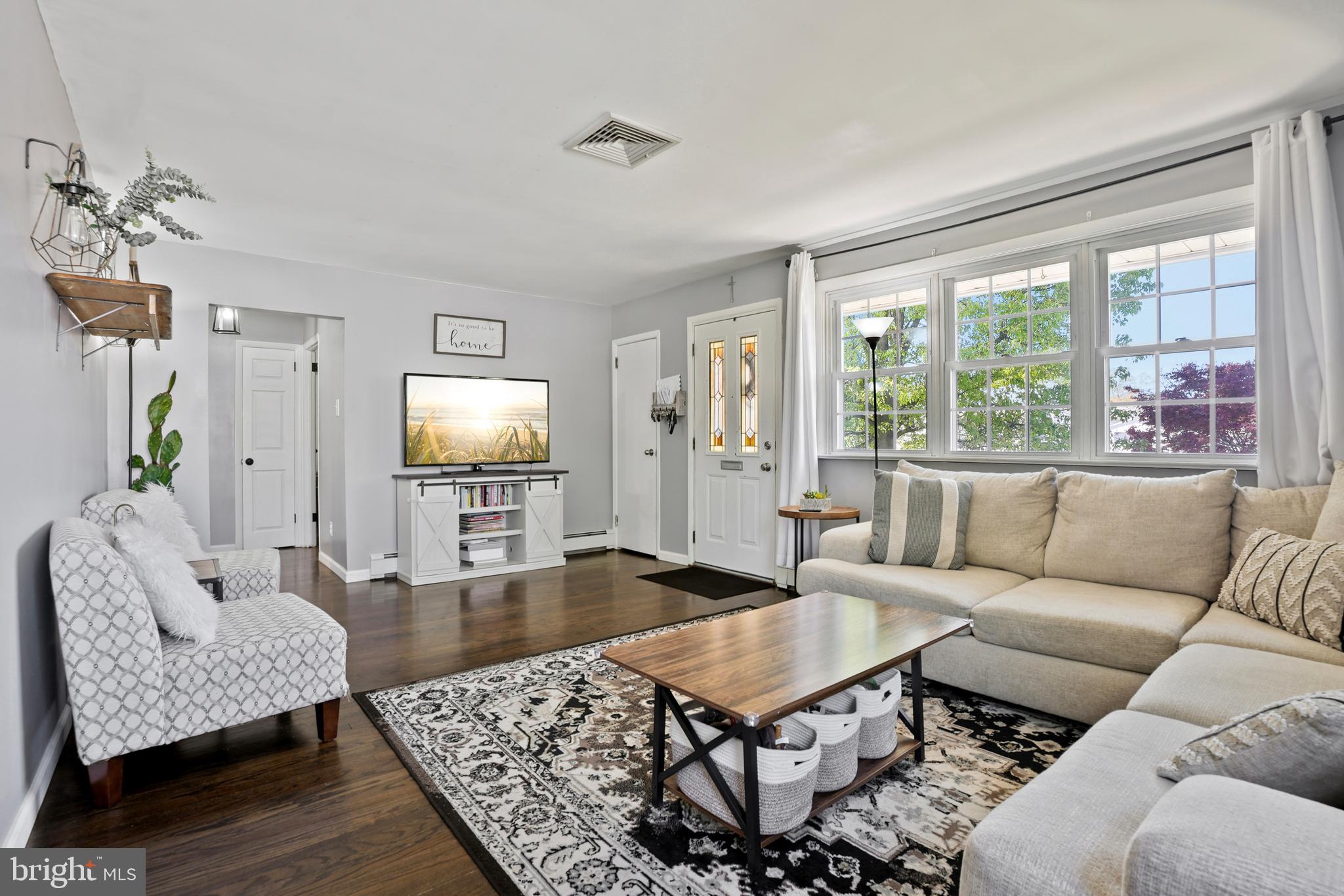 DAWSON MANOR - Residential