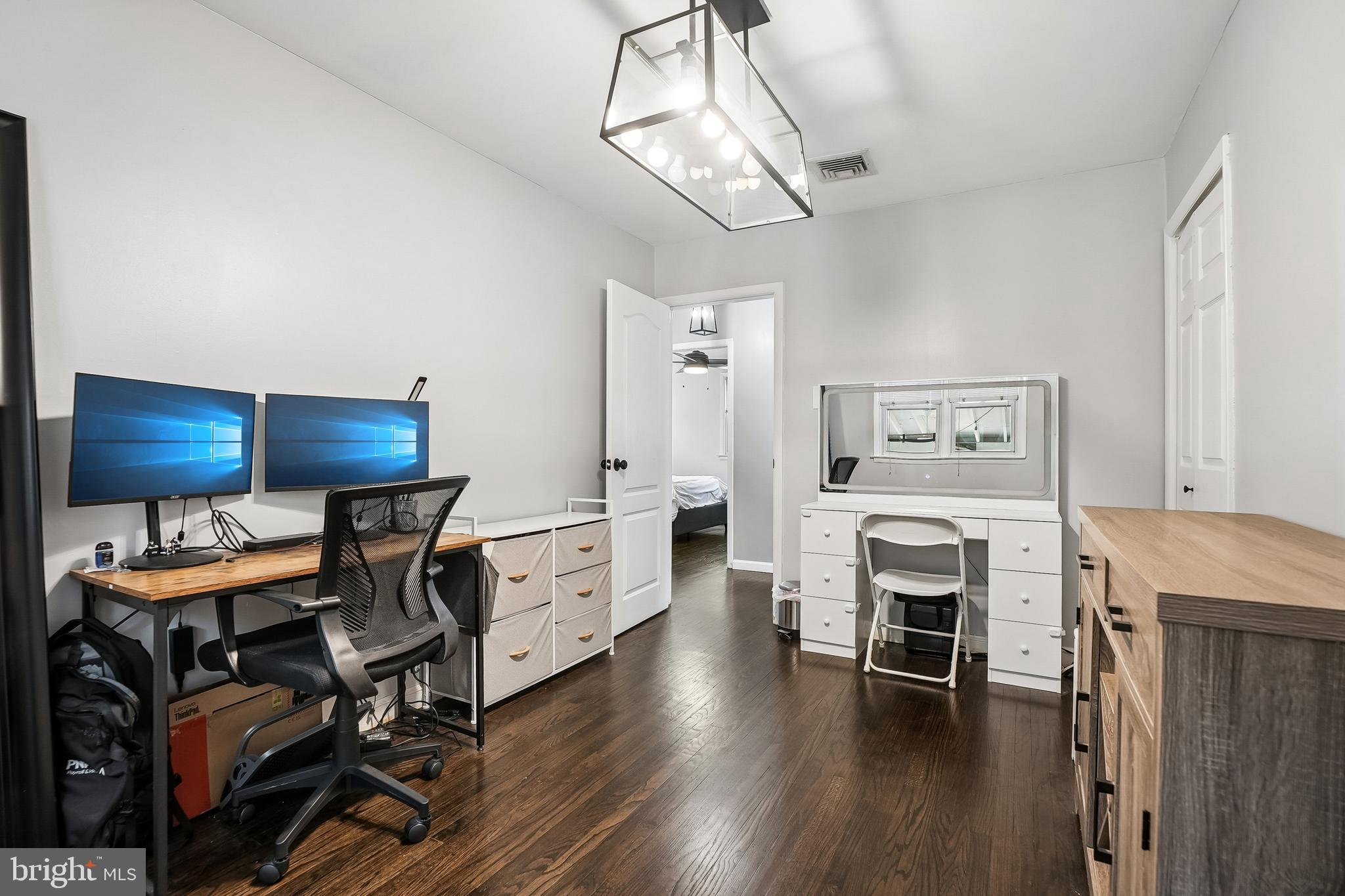 DAWSON MANOR - Residential