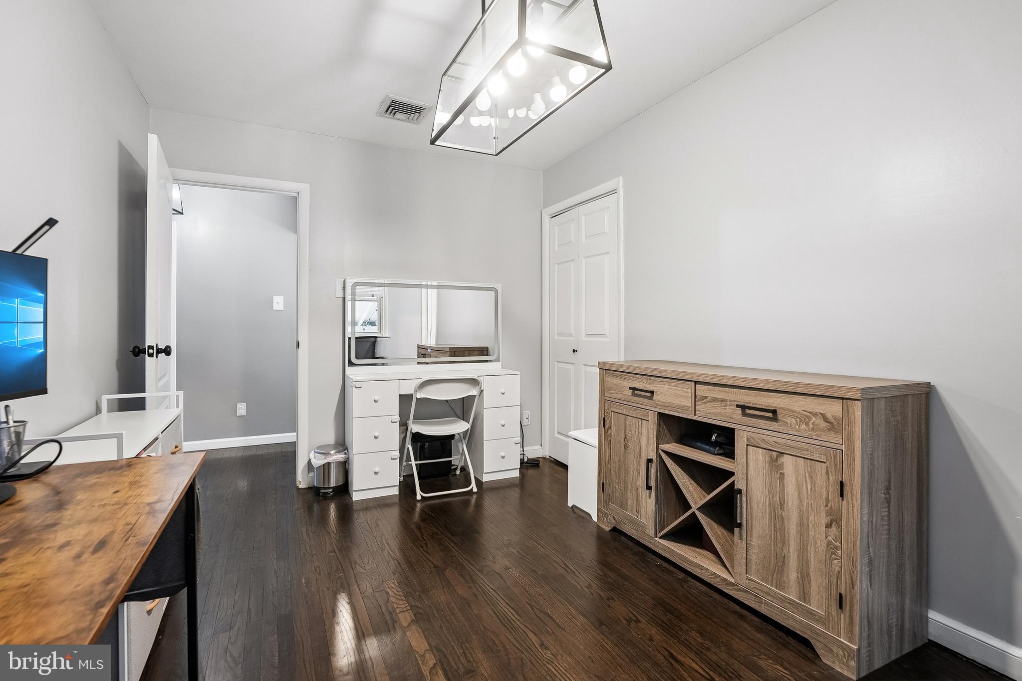 DAWSON MANOR - Residential