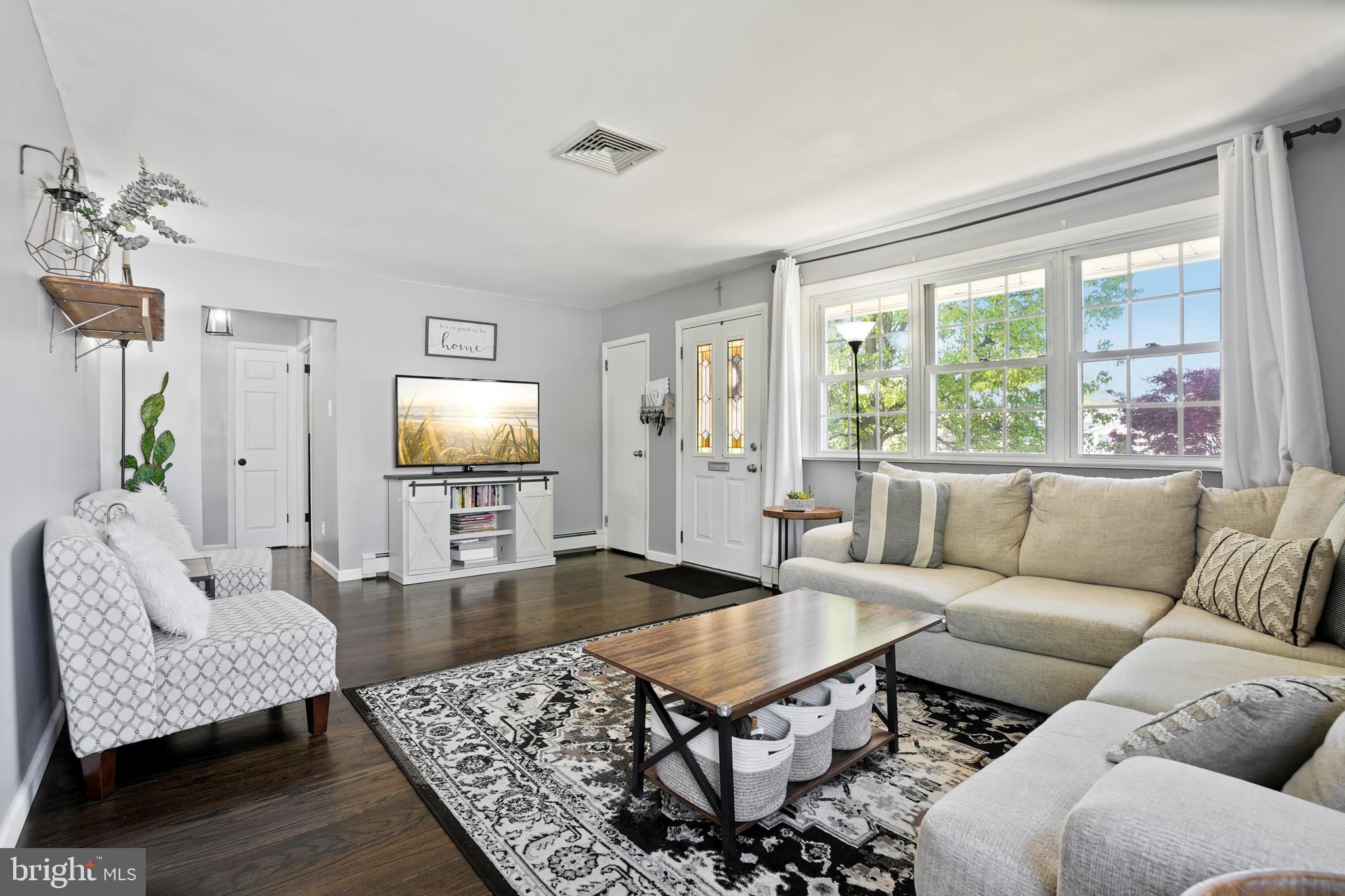 DAWSON MANOR - Residential