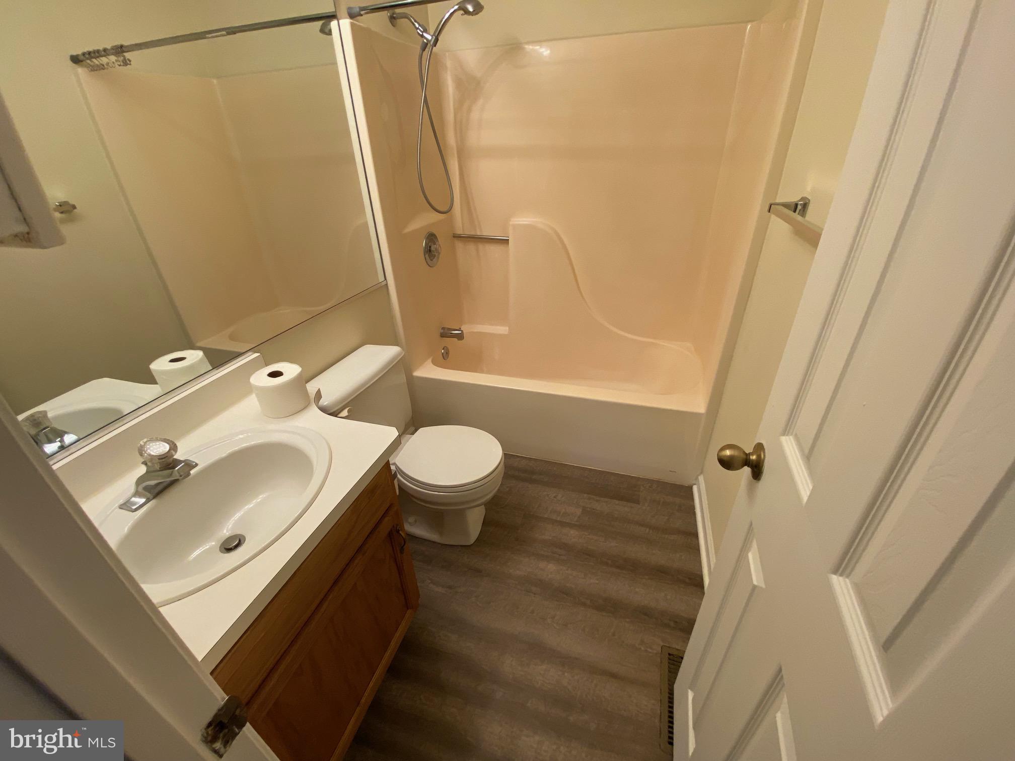 MADDEX FARM - Residential Lease