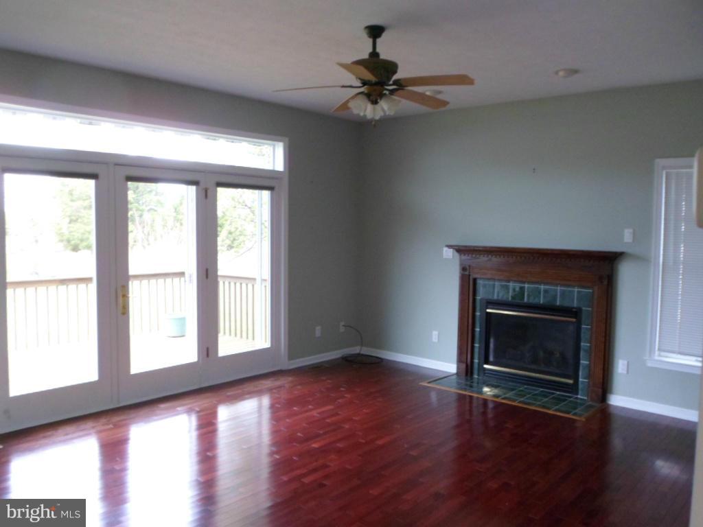 LANDINGS AT PINEY POINT - Residential Lease