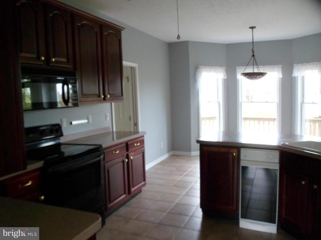 LANDINGS AT PINEY POINT - Residential Lease