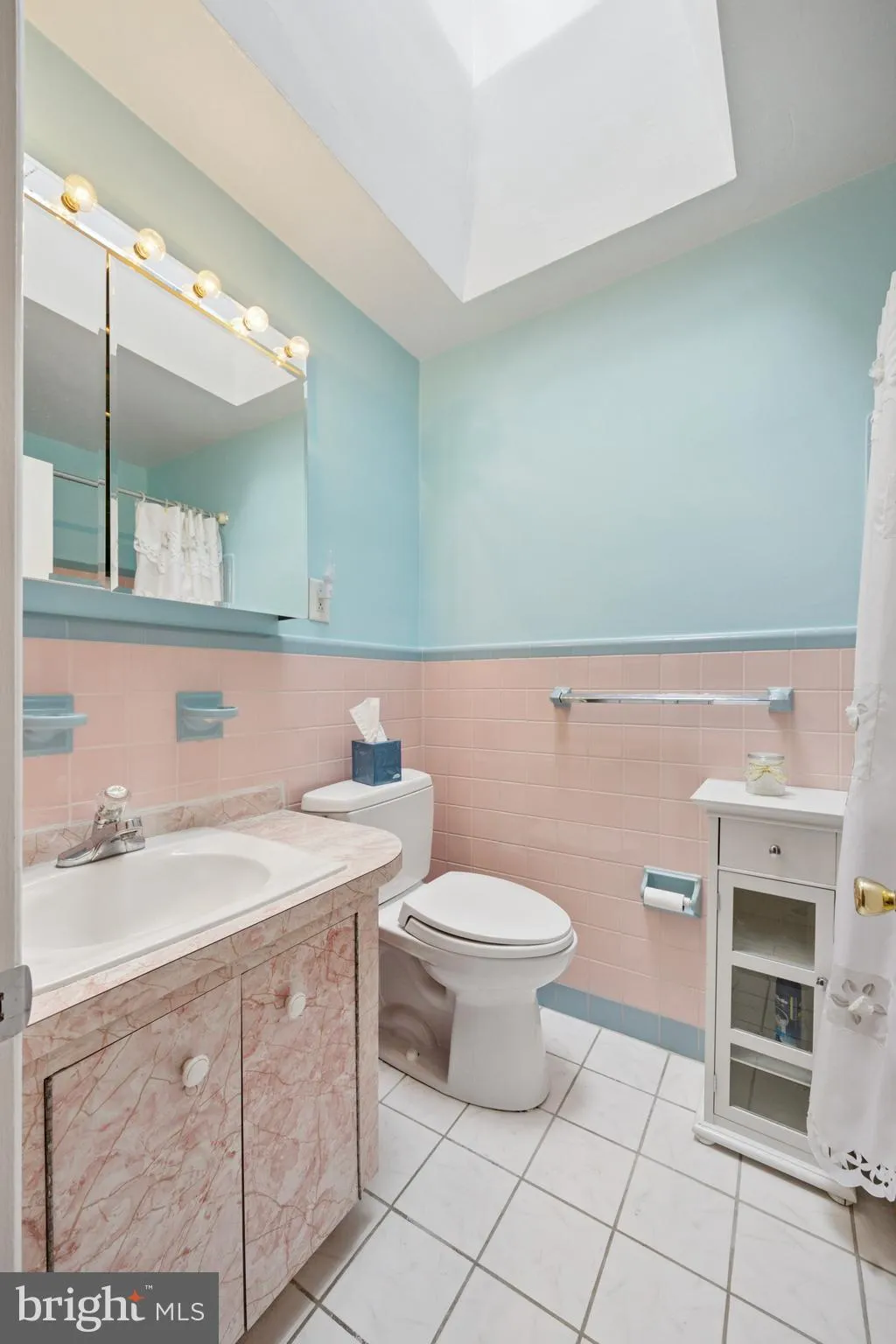 Philadelphia, Pennsylvania 19116, United States, 3 Bedrooms Bedrooms, ,2 BathroomsBathrooms,Residential,Active,97522