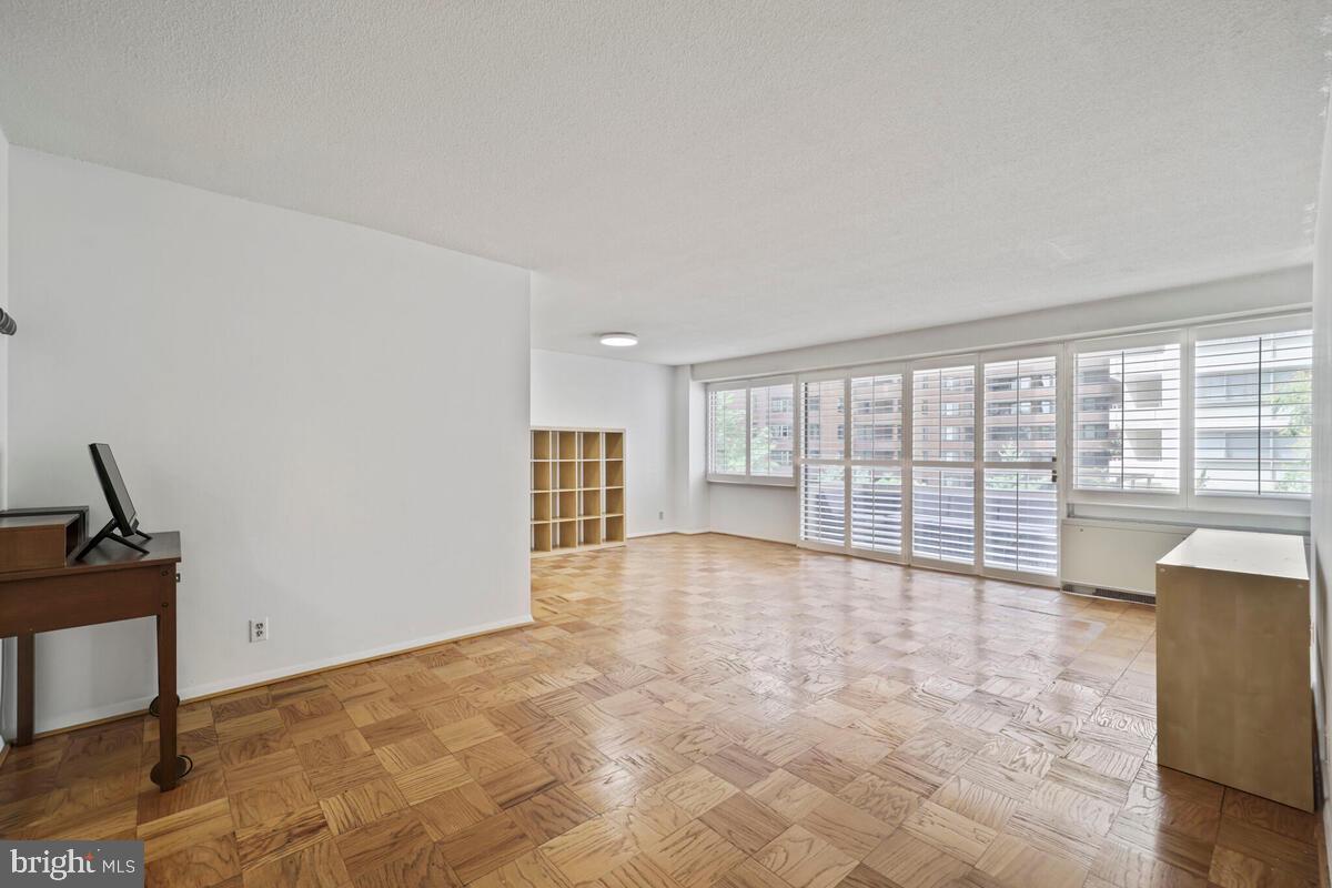 FRIENDSHIP HEIGHTS - Residential Lease