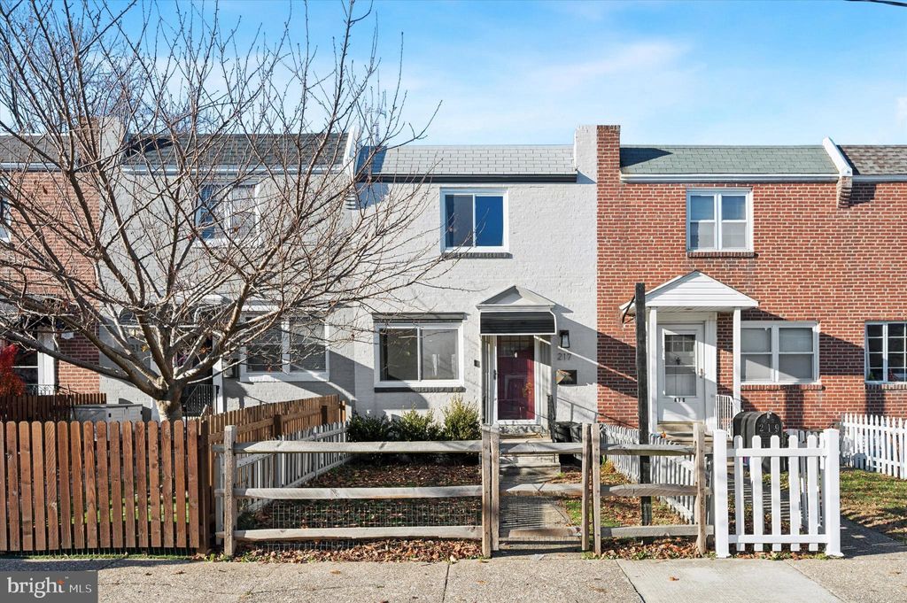 Photo of 217 Overlook Road, PHILADELPHIA, PA 19128 (MLS # PAPH2564044)