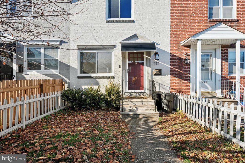 Photo of 217 Overlook Road, PHILADELPHIA, PA 19128 (MLS # PAPH2564044)
