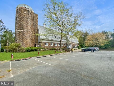 3005 DOWER HOUSE DRIVE HERNDON VA 20171