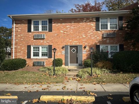 306 E FURMAN DRIVE STERLING VA 20164