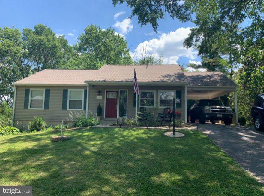 Beautiful Single Family 2 level rancher w/ 4BR and 3FB. Features a formal LR & DR, finished basement with Full bath, and utility room with storage space, walk-out lower level to fenced rear yard, family room with wood burning fireplace, kitchen and table space, master-bed w/ Full Bath, cathedral ceiling in LR, DR, and kitchen, large deck w/ stairs to yard, that backs to open field space for lots of privacy, and located just a short ride to shopping, dinning, rt 15

OPEN HOUSE ON 10/08/2023 FROM NOON TO 2PM