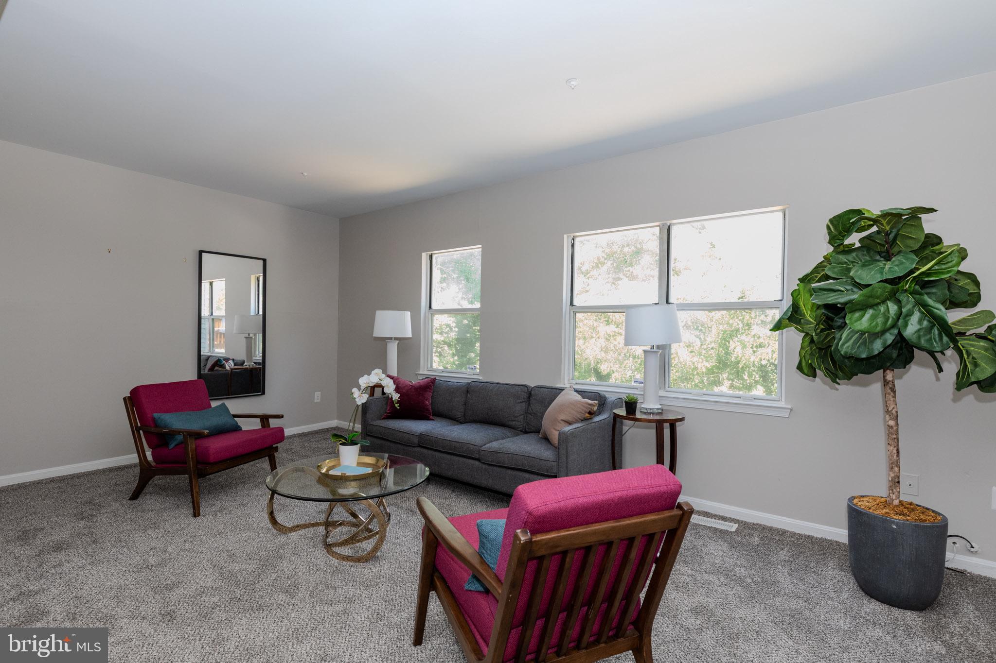1319 UPCOT COURT