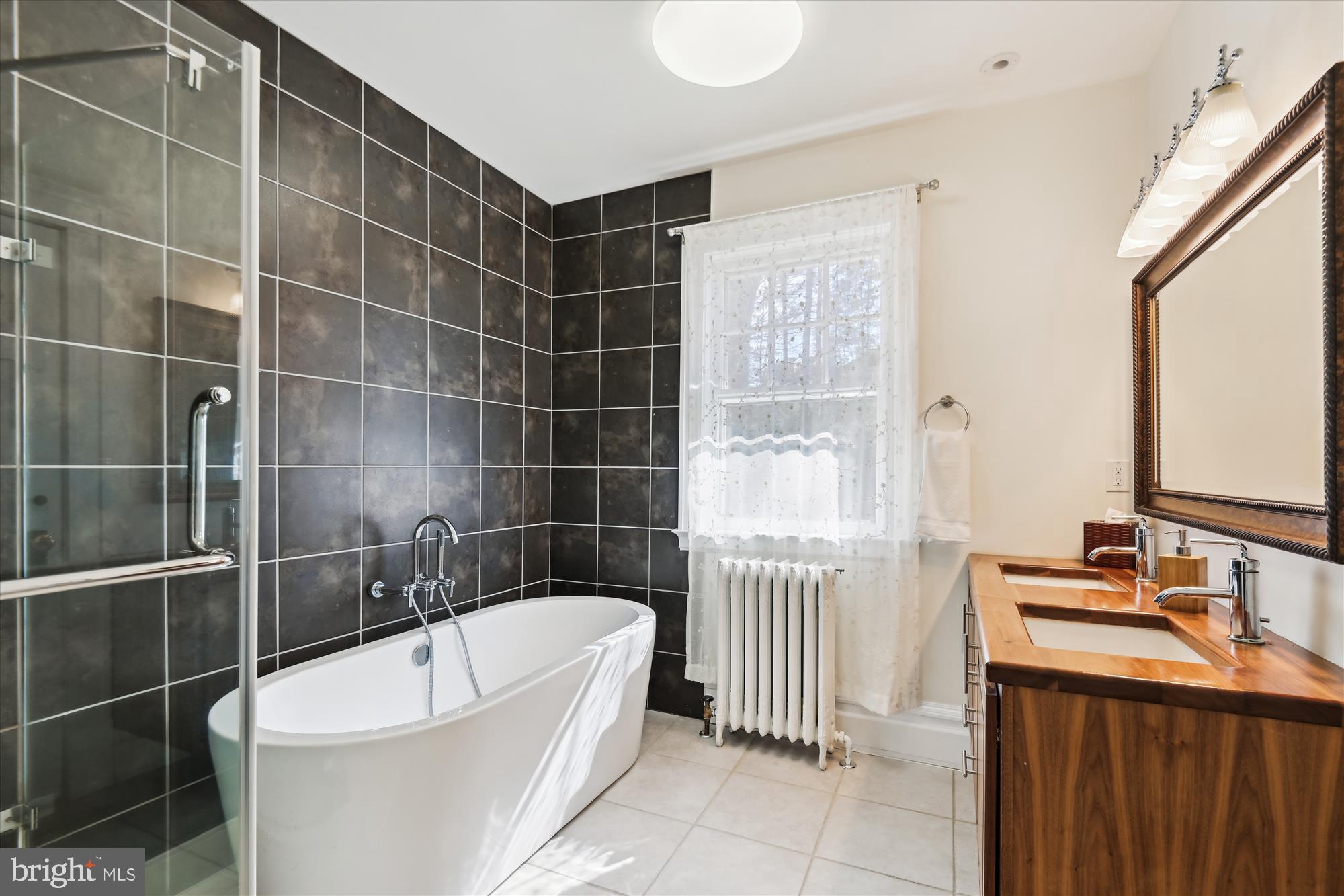 ROLAND PARK - Residential