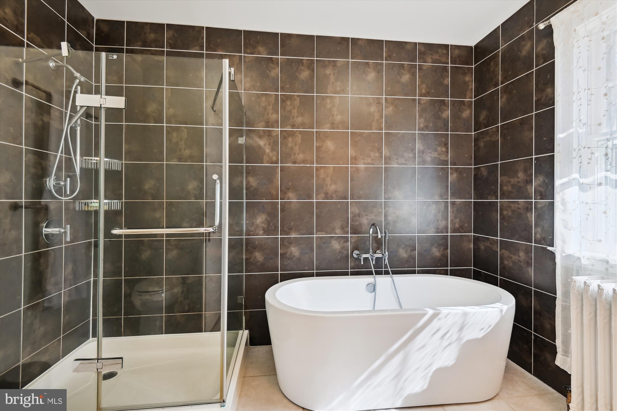 ROLAND PARK - Residential