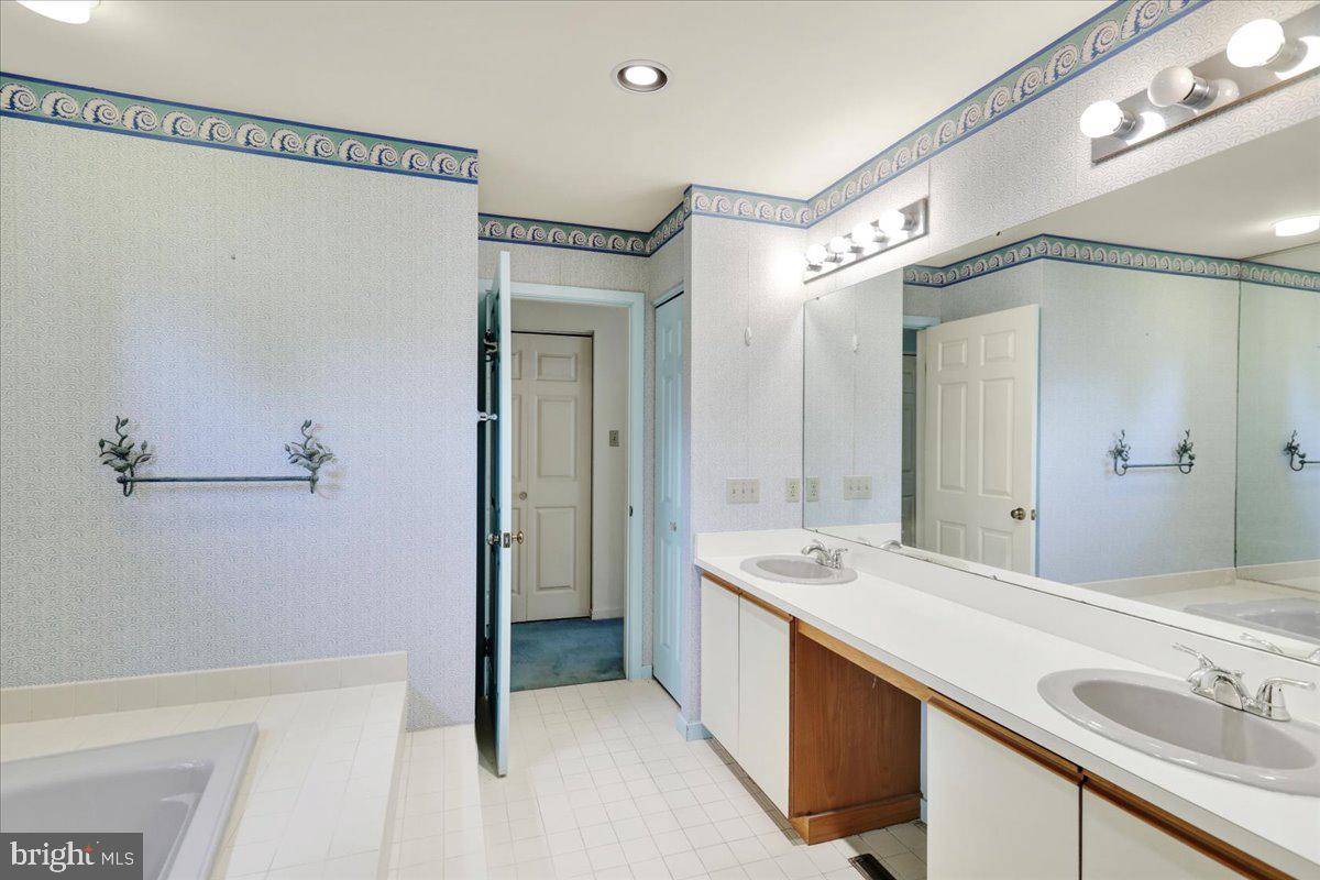 WYOMISSING MEADOWS - Residential