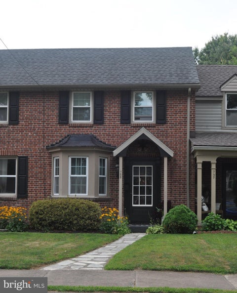 Townhouse For Sale - 755 Church Street<br/> MILLERSBURG, PA 17061