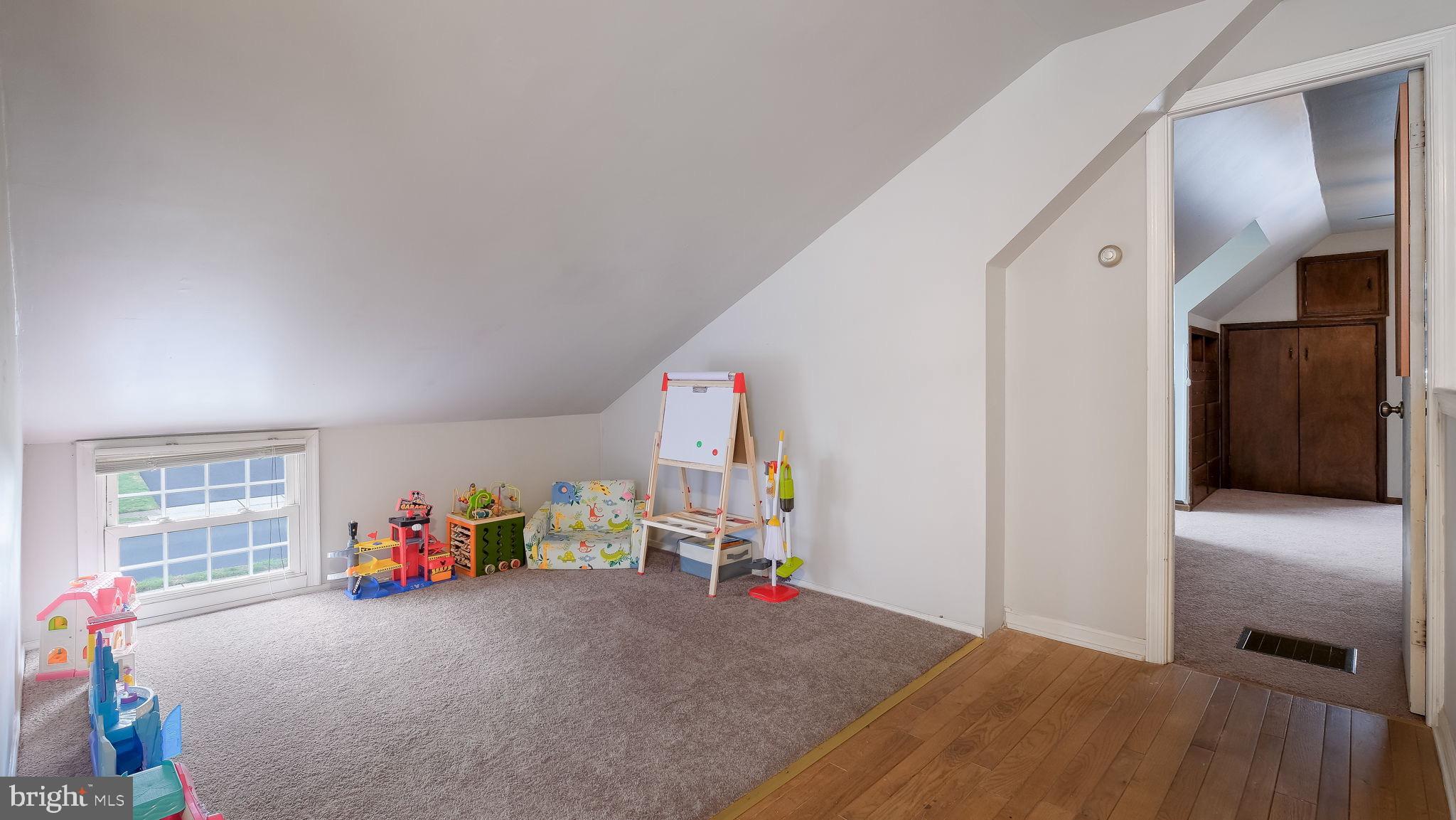 SHOEMAKER VIL - Residential