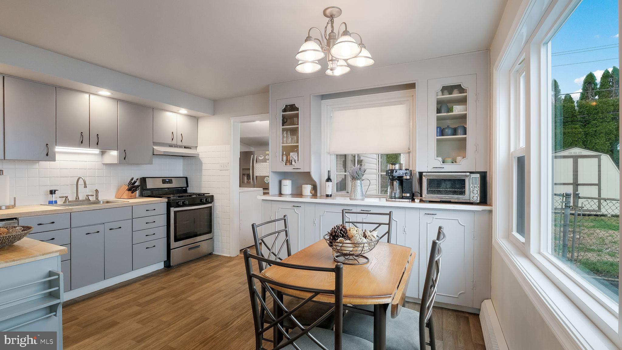 SHOEMAKER VIL - Residential