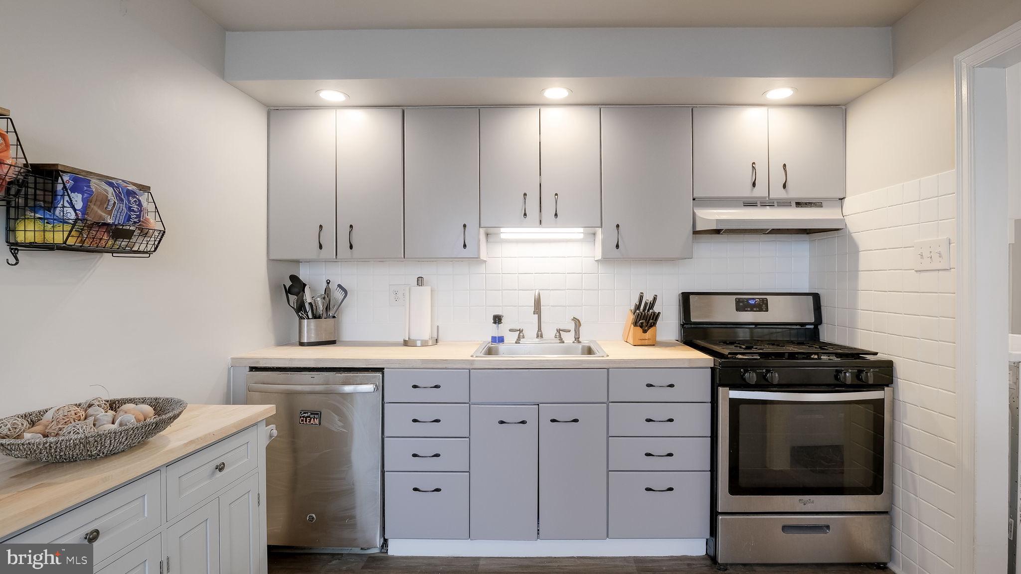 SHOEMAKER VIL - Residential