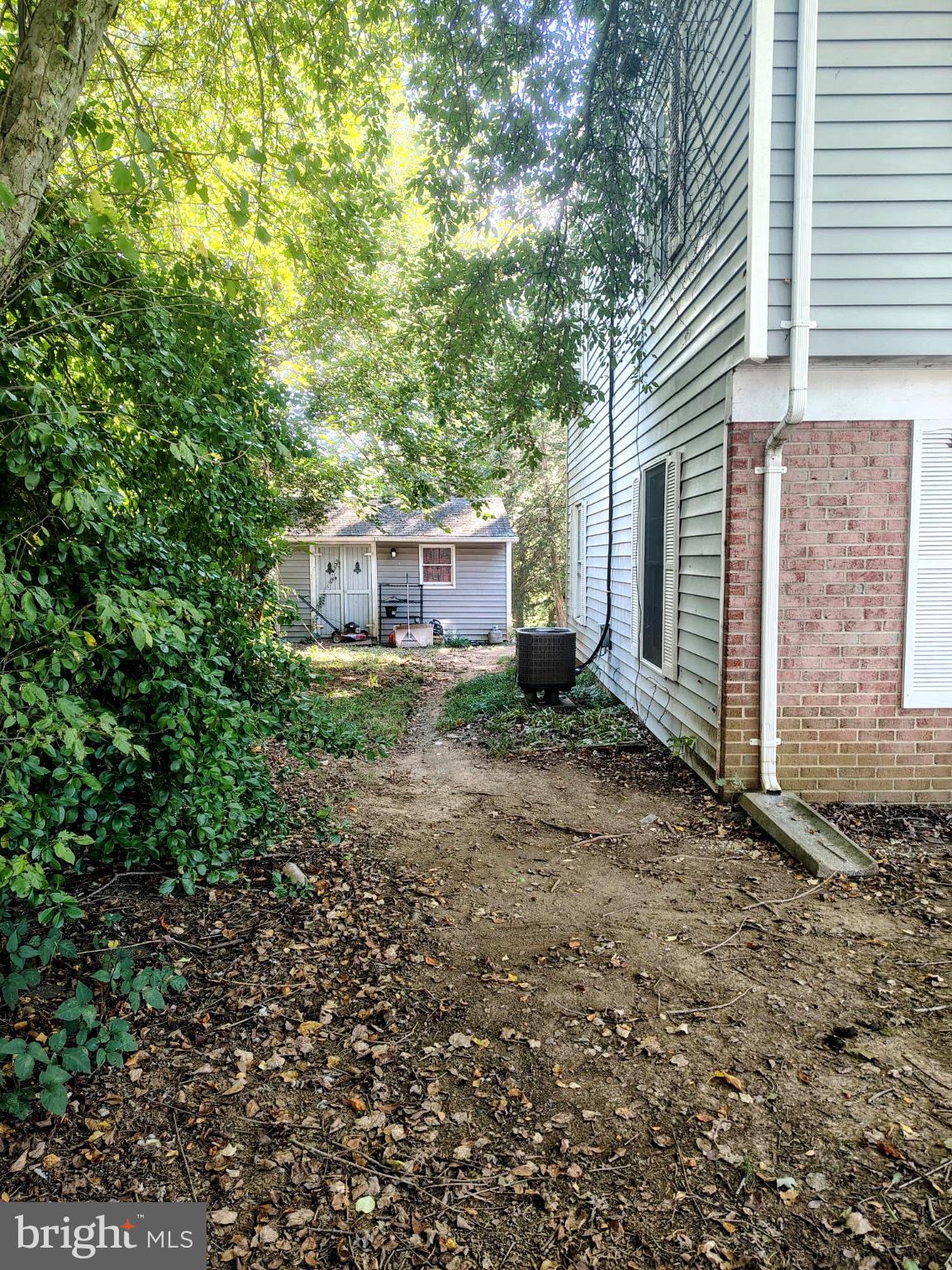 33 STANDISH COURT