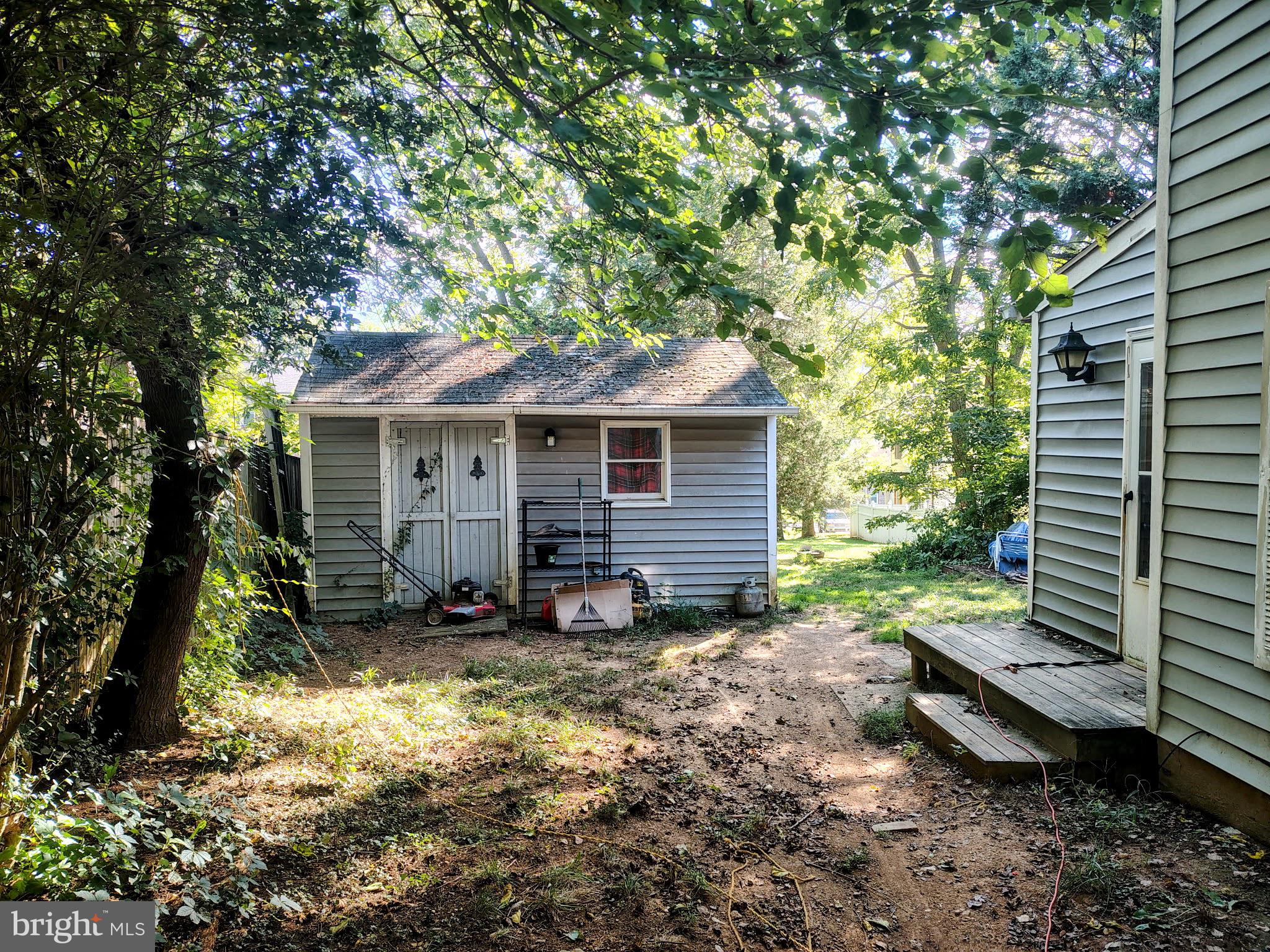 33 STANDISH COURT