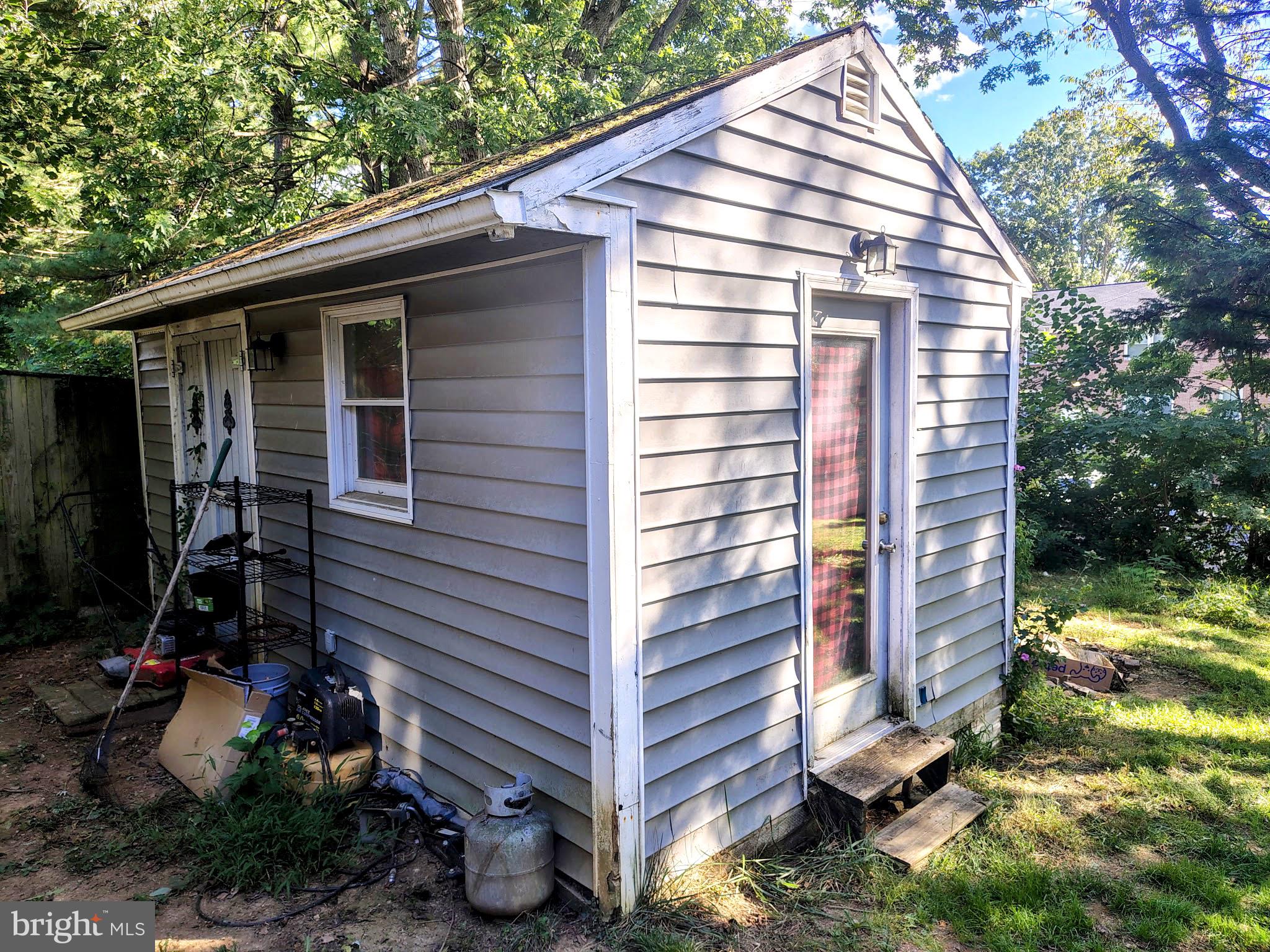 33 STANDISH COURT