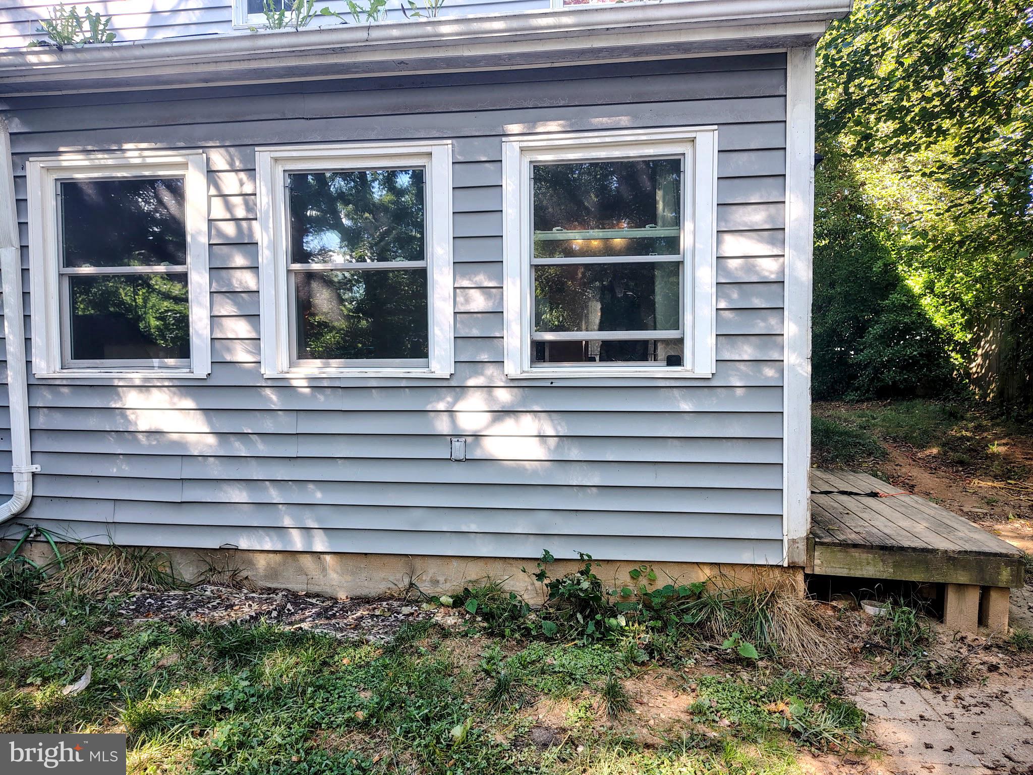 33 STANDISH COURT