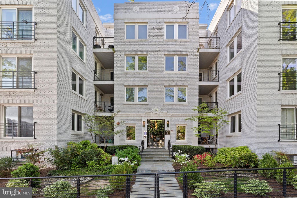 Photo of 329 Rhode Island Avenue NE #104, WASHINGTON, DC 20002 (MLS # DCDC2279296)