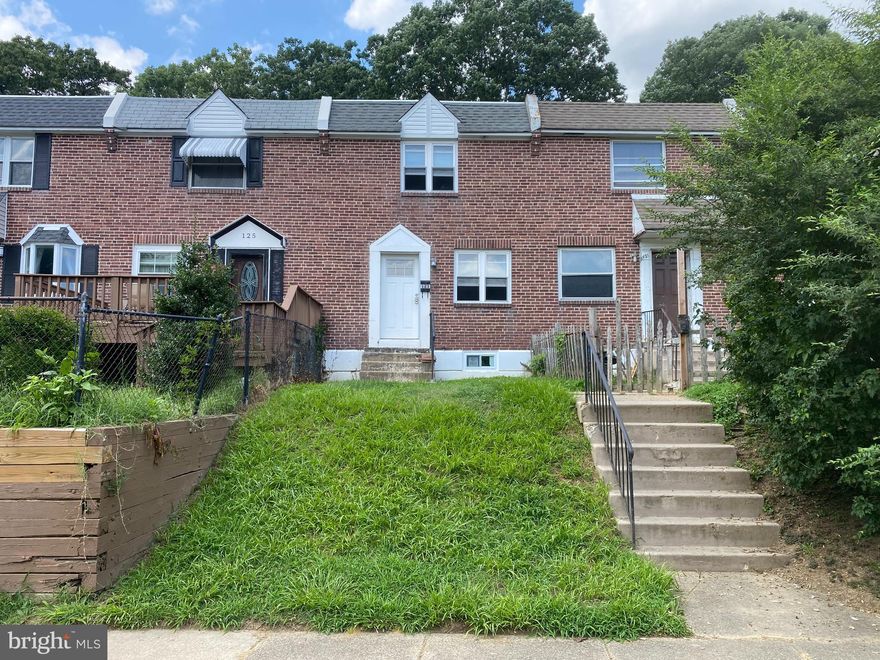 Convenient Newark location! Minutes to Mainstreet, U of D, I-95, shopping, and more!  This townhouse has 3 bedrooms, 1 bathroom,