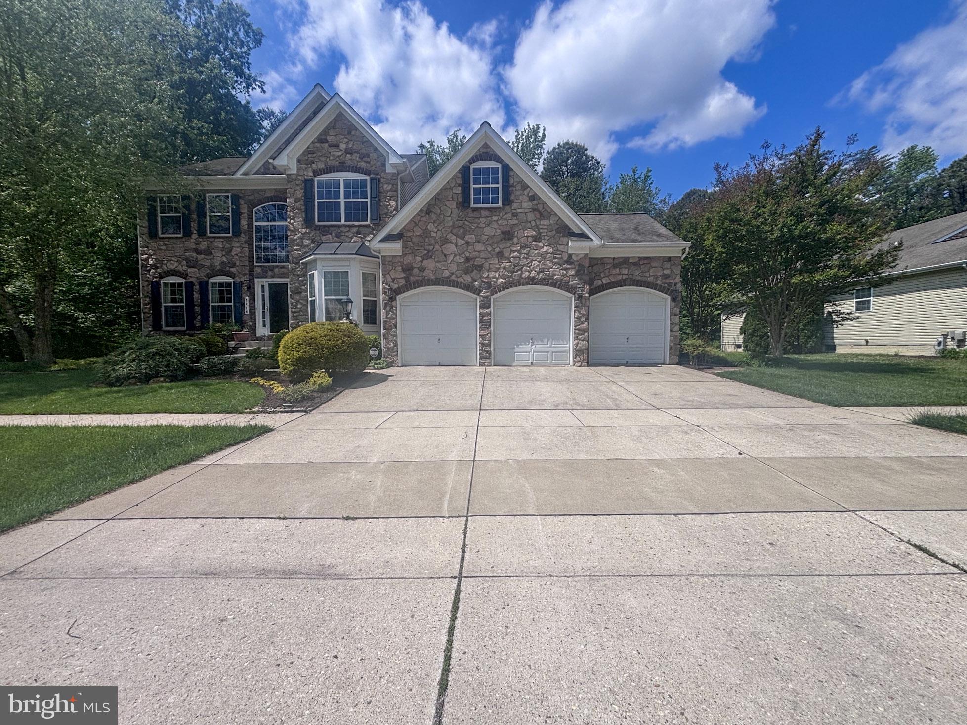 8216 ANGLERS EDGE COURT