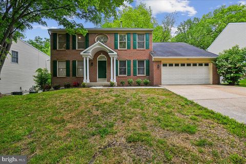 Photo of 10611 Foxlake Drive, BOWIE, MD 20721 (MLS # MDPG2201448)