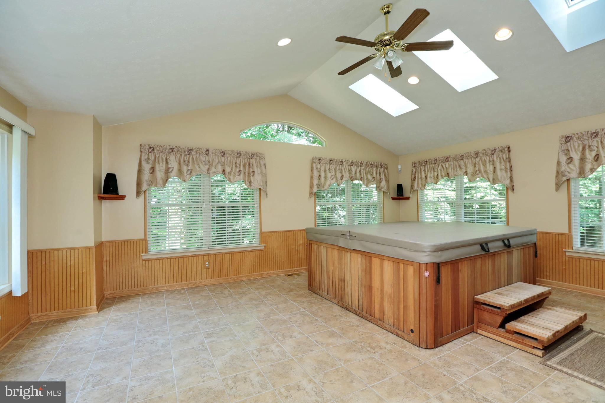 SPRINGHAVEN WOODS - Residential