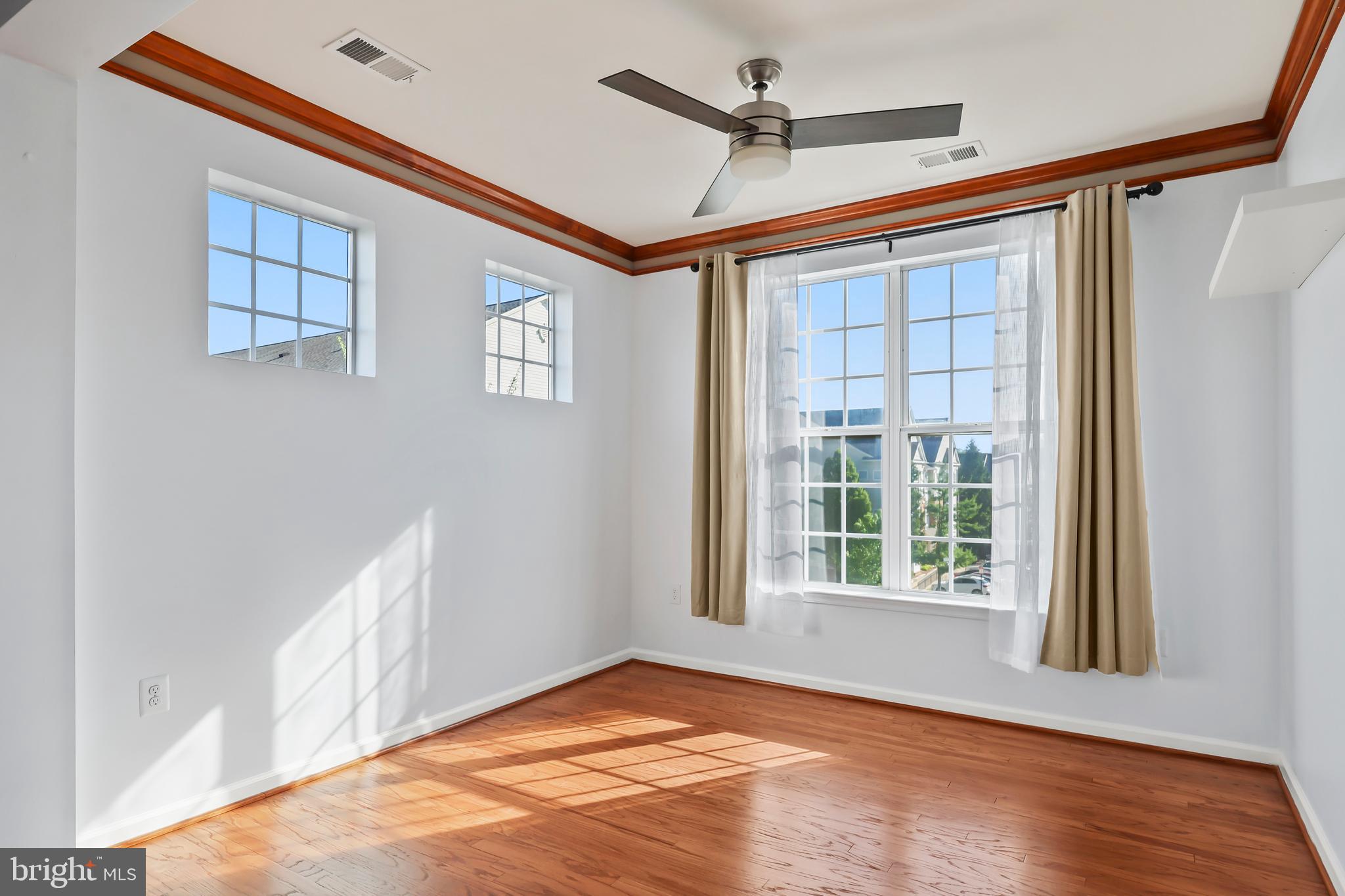 WINDY HILL - Residential