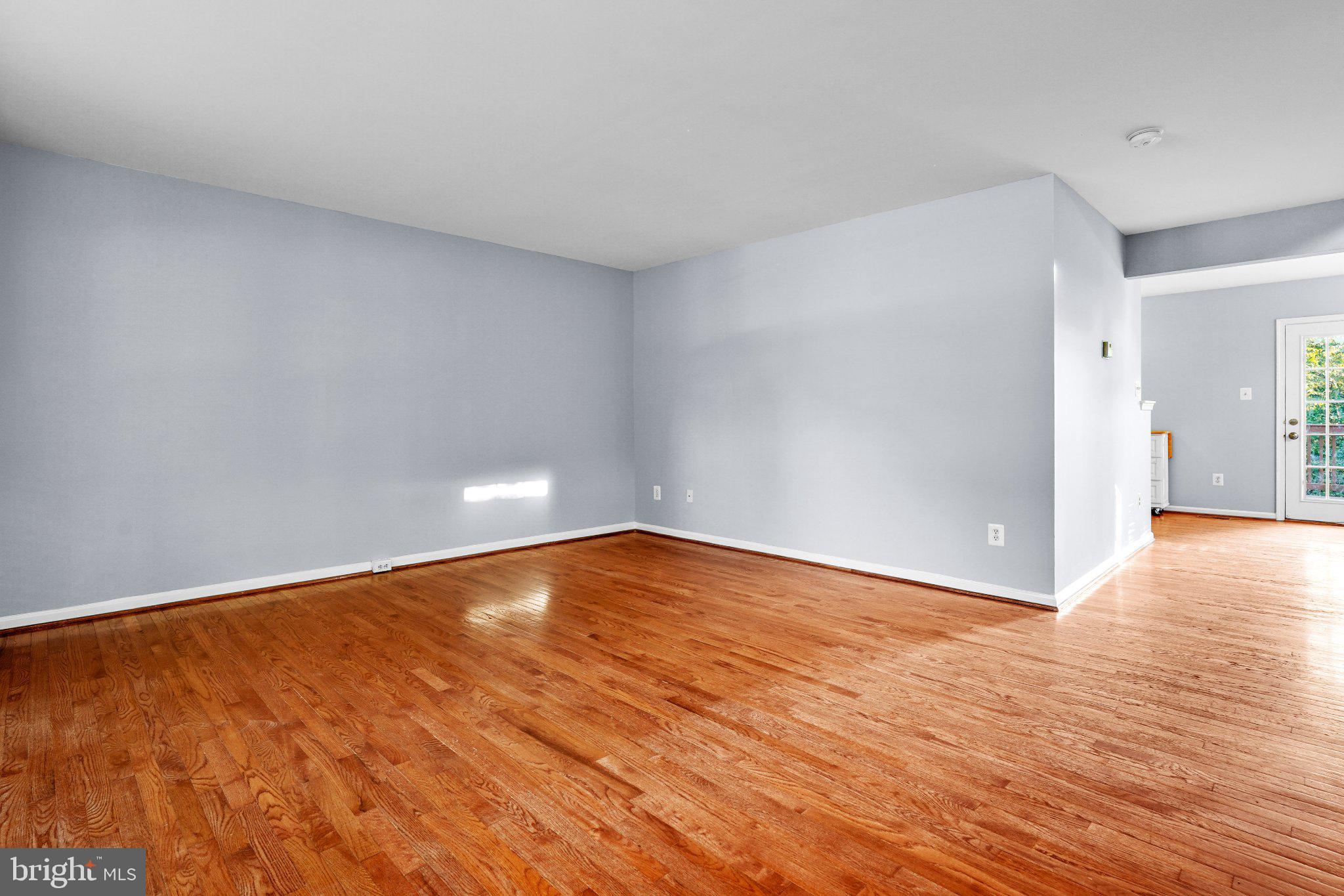 21098 CORNERPOST SQUARE