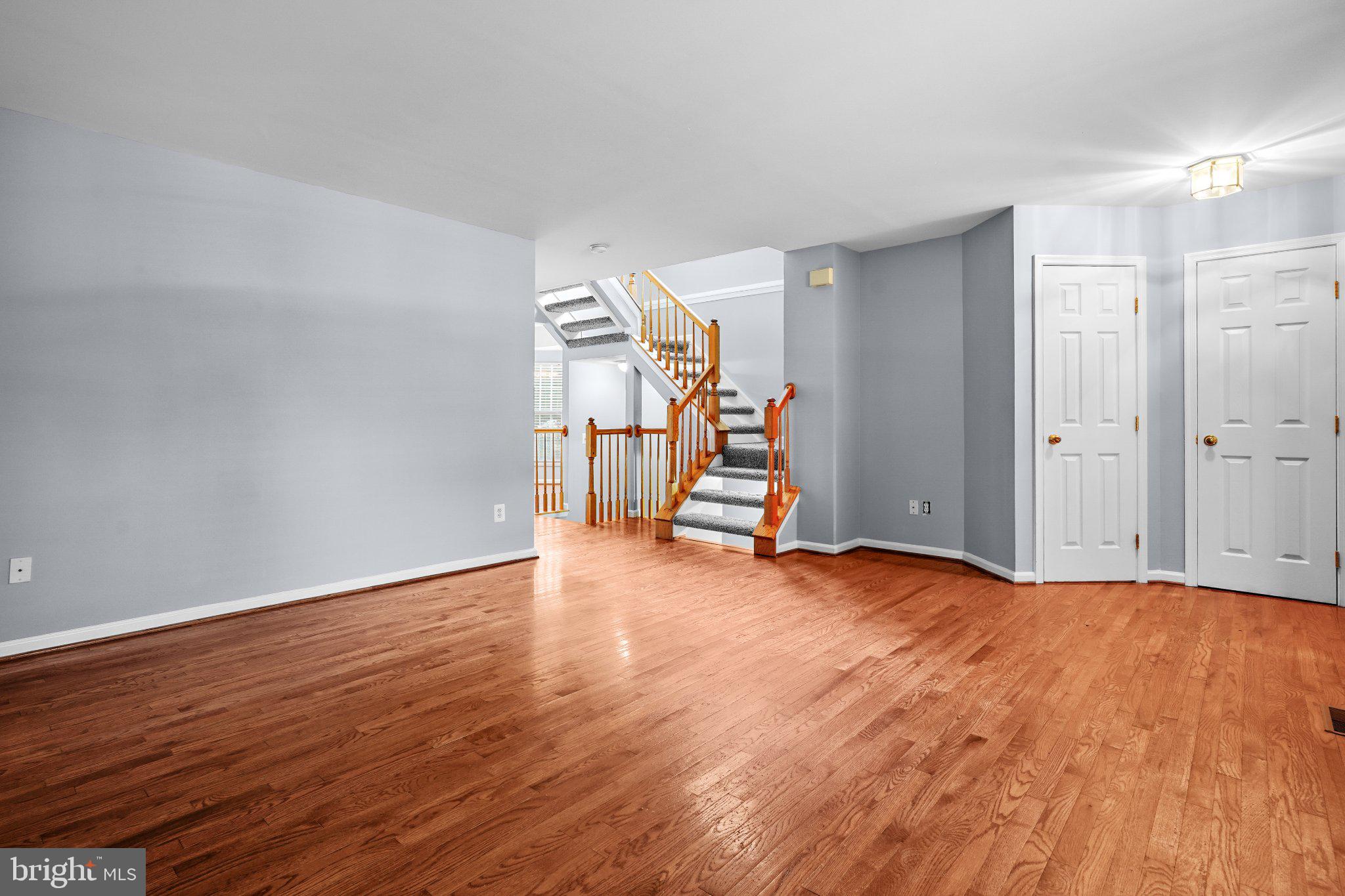 21098 CORNERPOST SQUARE