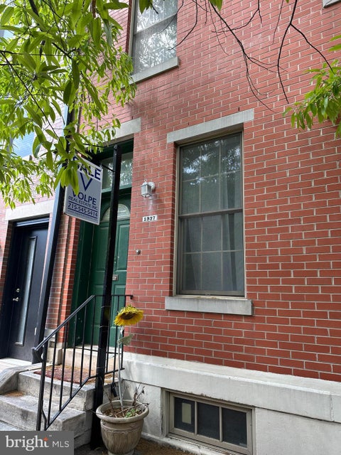 Townhouse For Sale - 1937 Bainbridge Street<br/> PHILADELPHIA, PA 19146