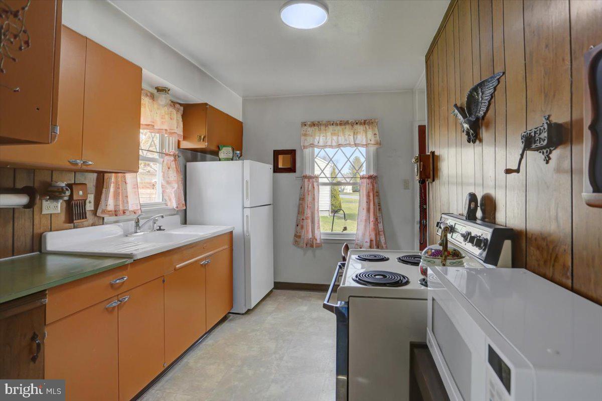 GREENBERRY HILLS - Residential