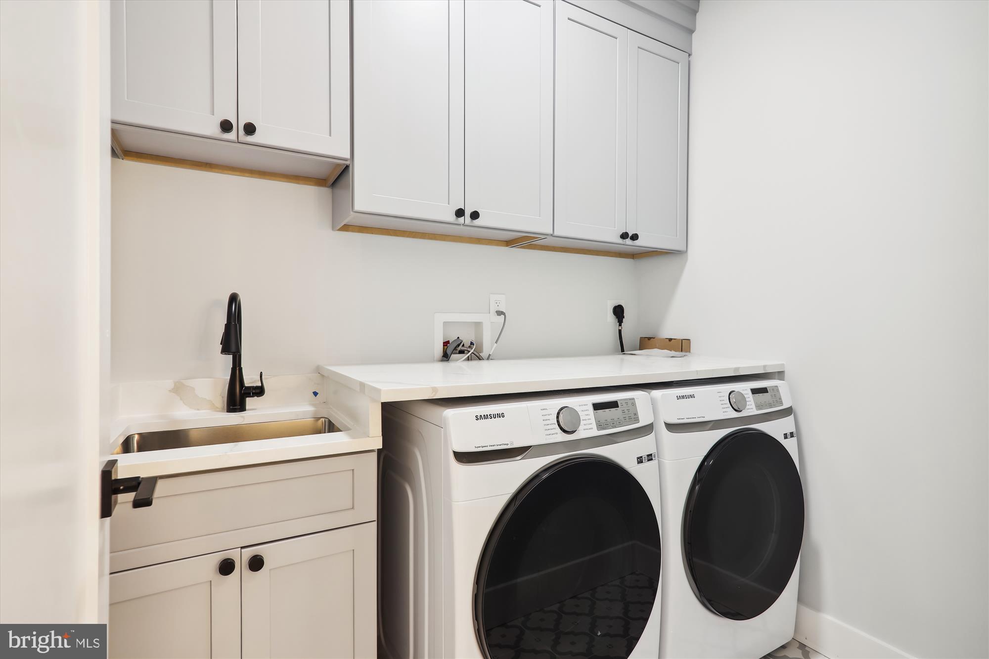 KENSINGTON ESTATES - Residential