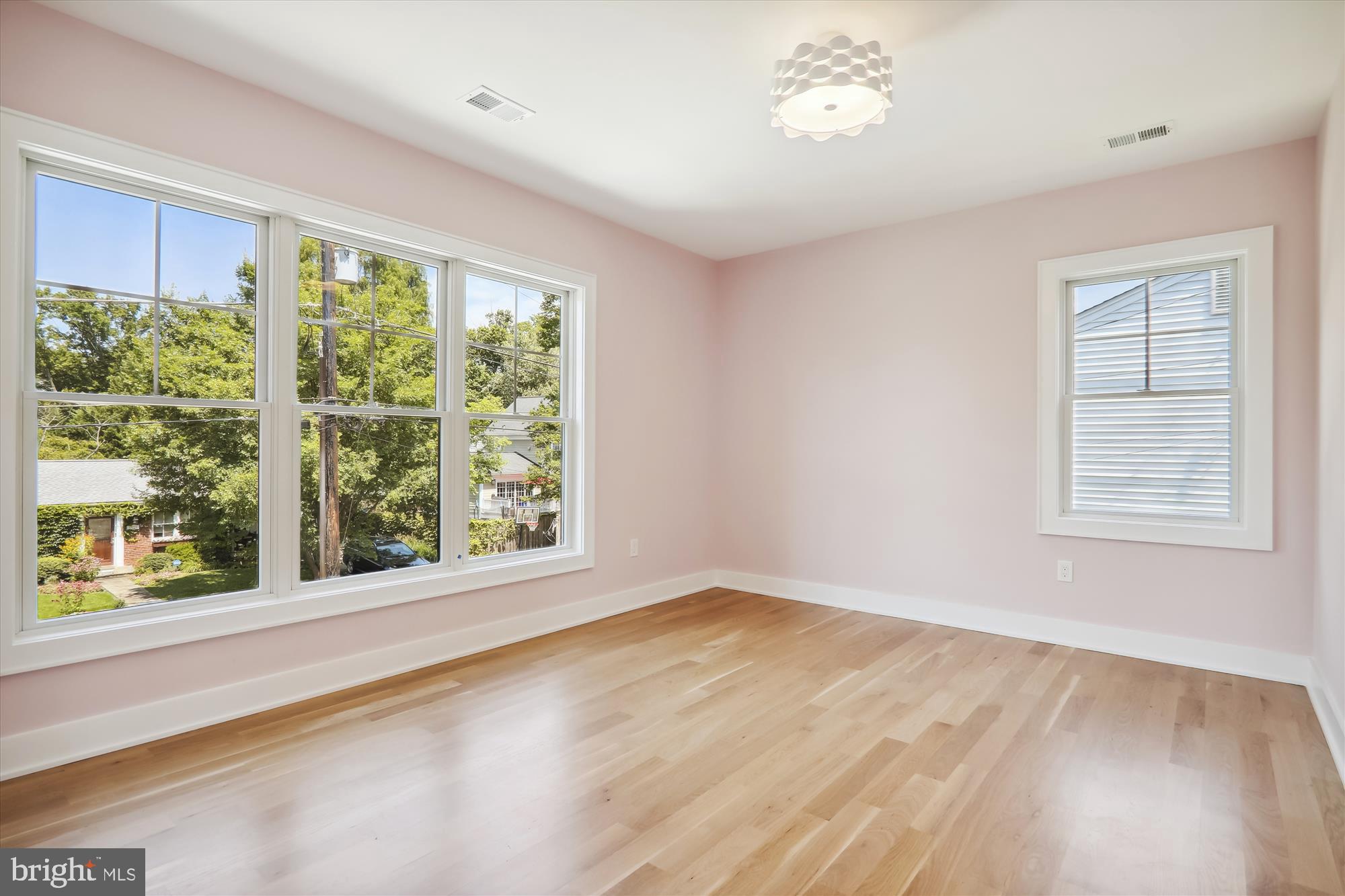 KENSINGTON ESTATES - Residential